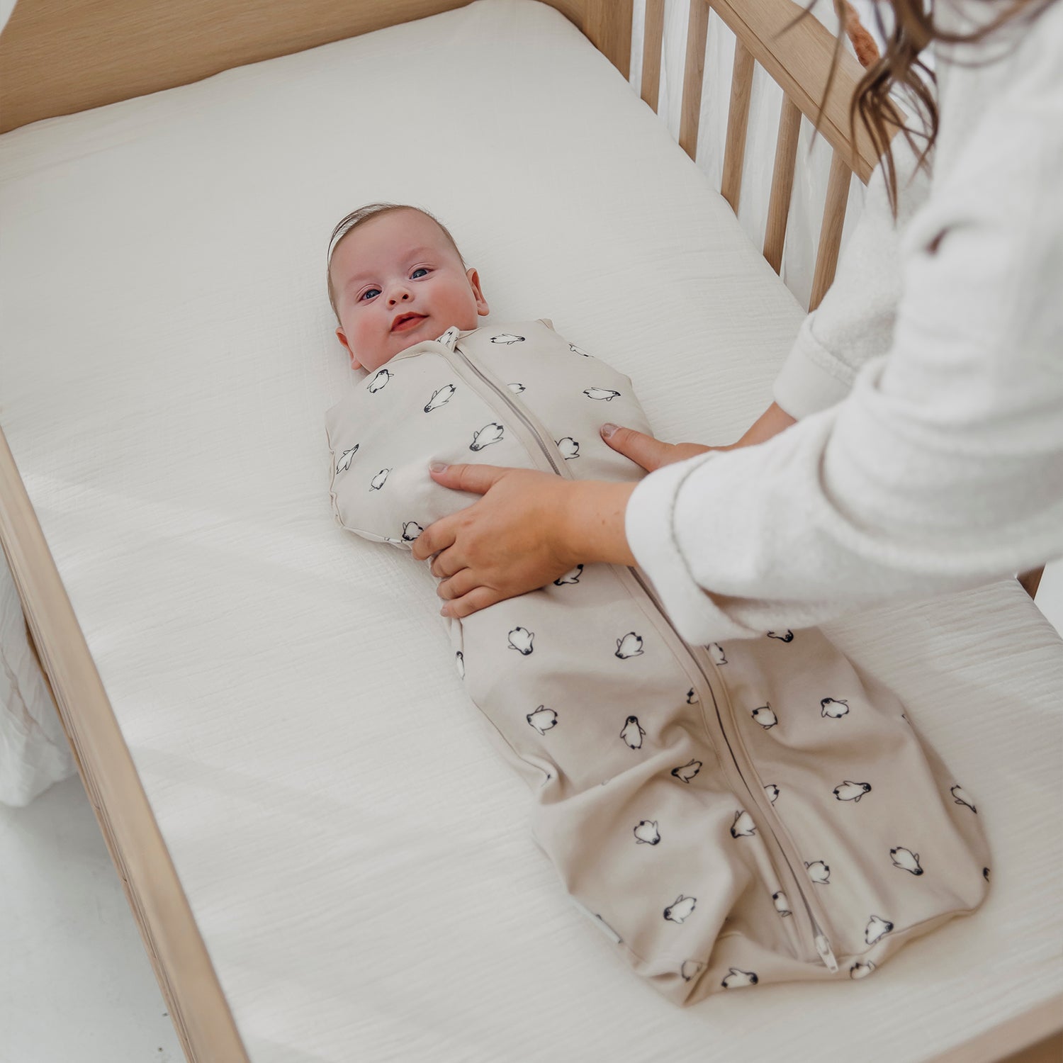 COCOON SWADDLE BAG PENGUIN - SAND 