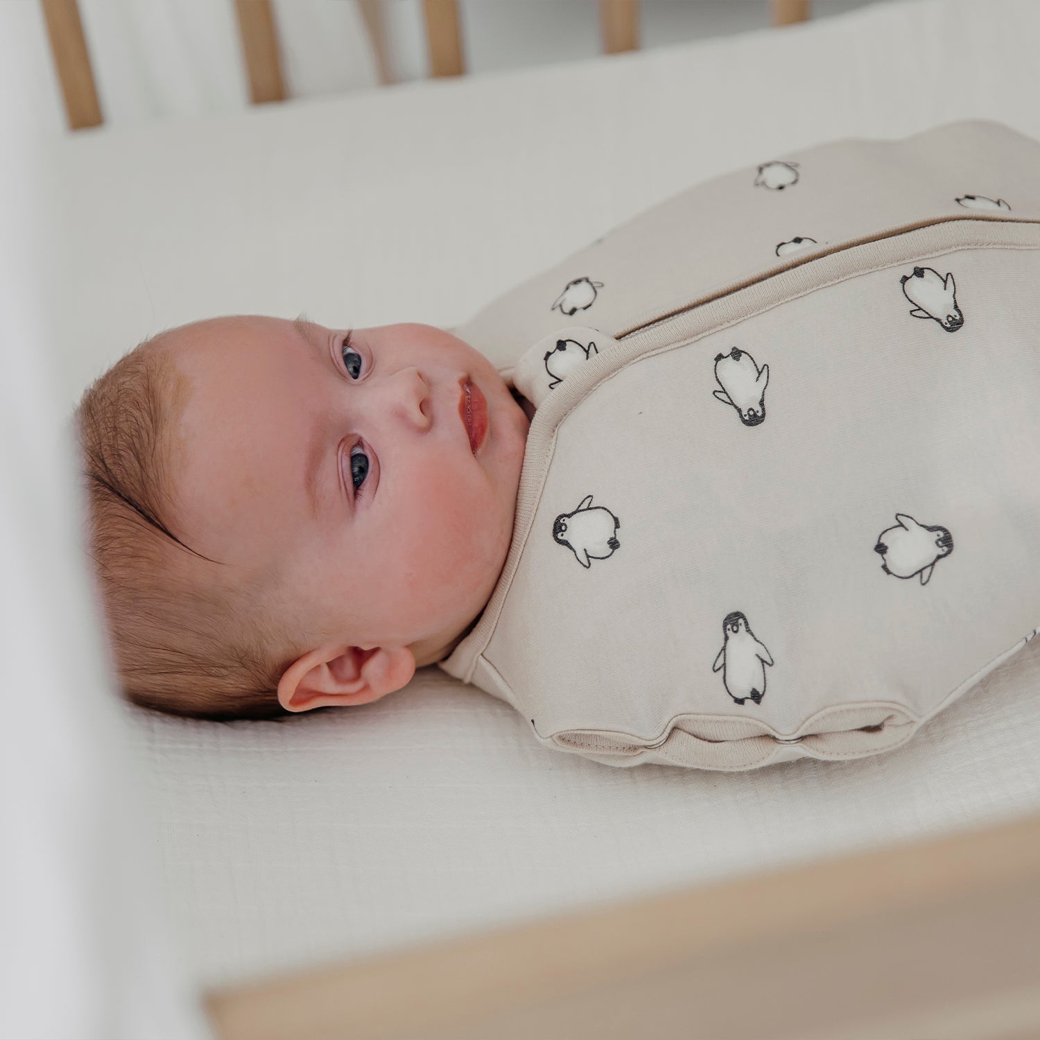 COCOON SWADDLE BAG PENGUIN - SAND 