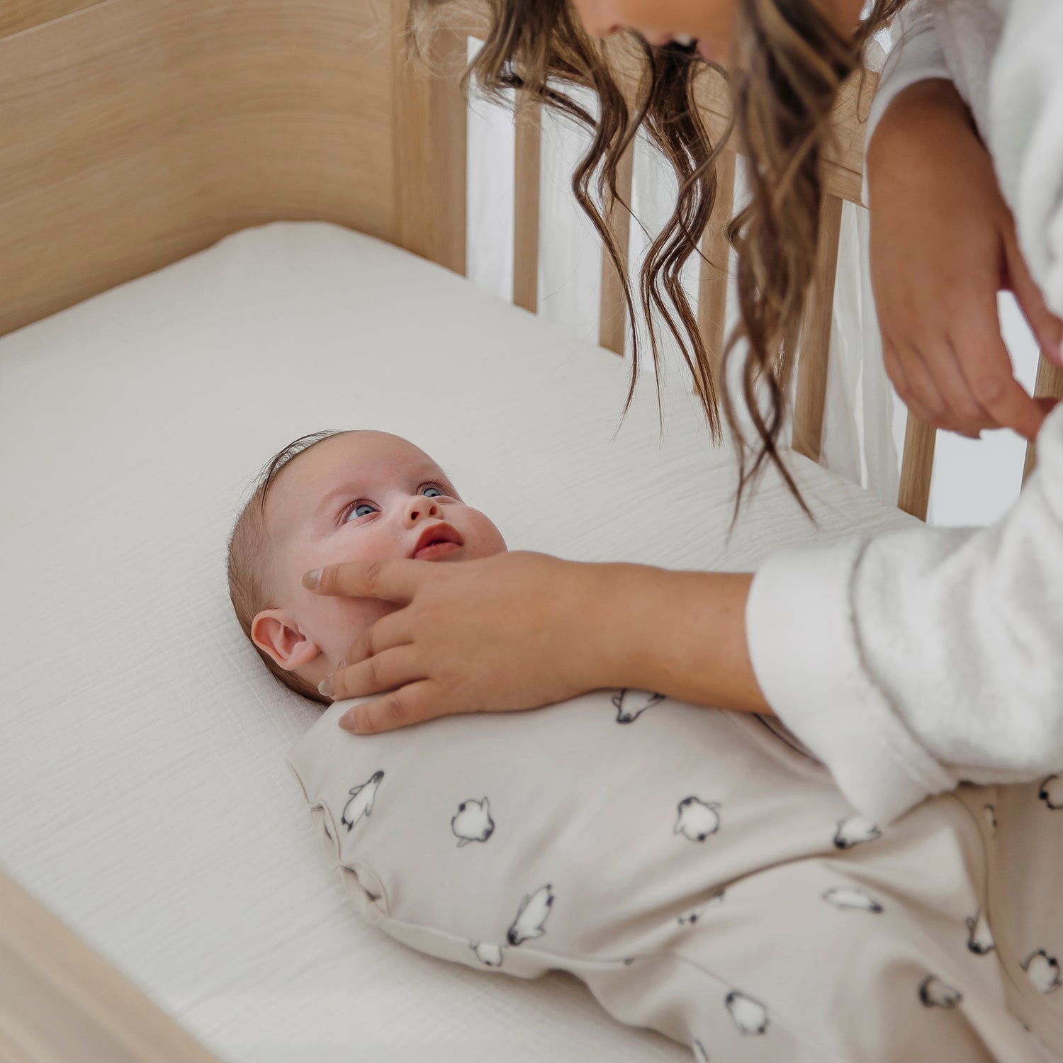 COCOON SWADDLE BAG PENGUIN - SAND 