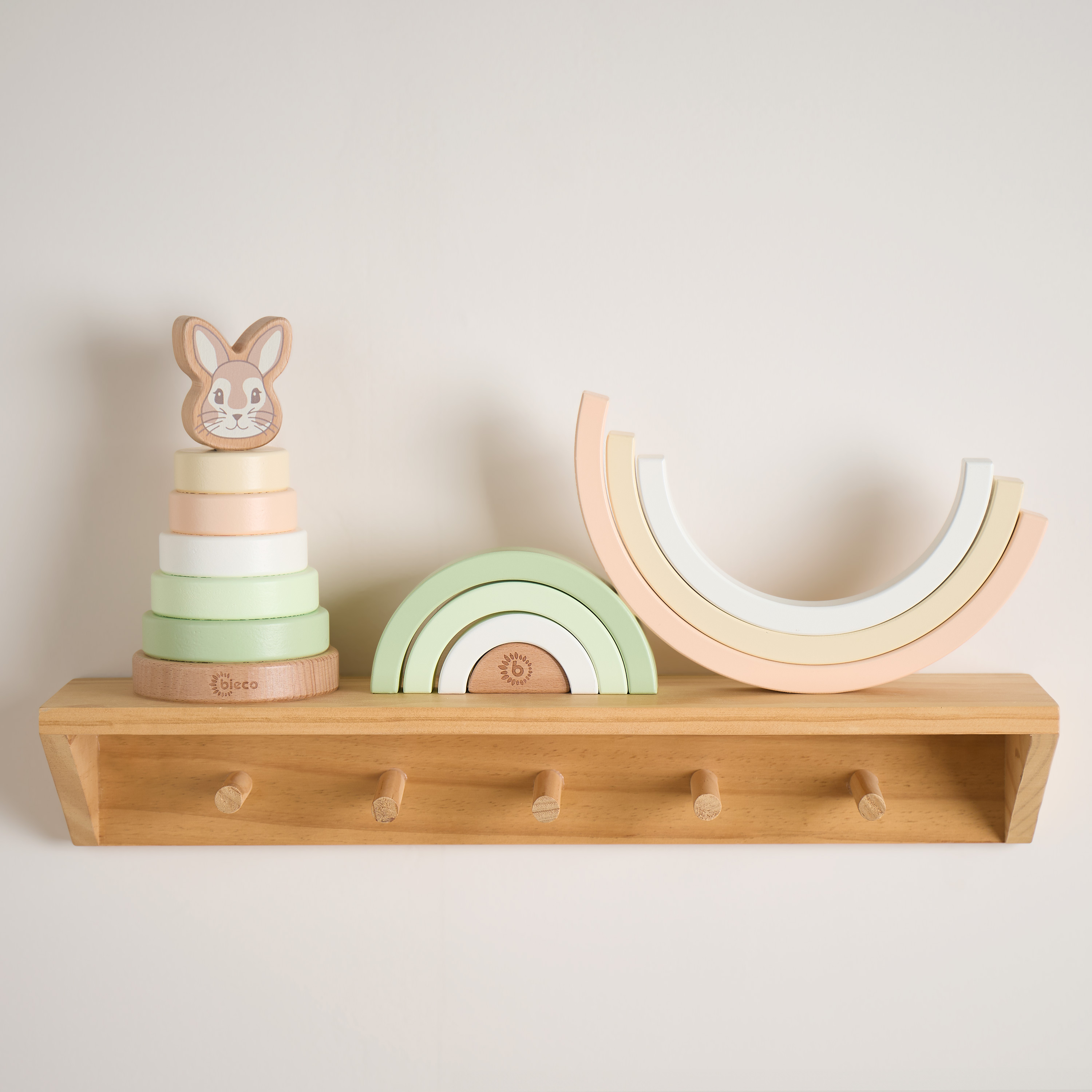 Bieco puidust ladumistorn – Jänes Fine