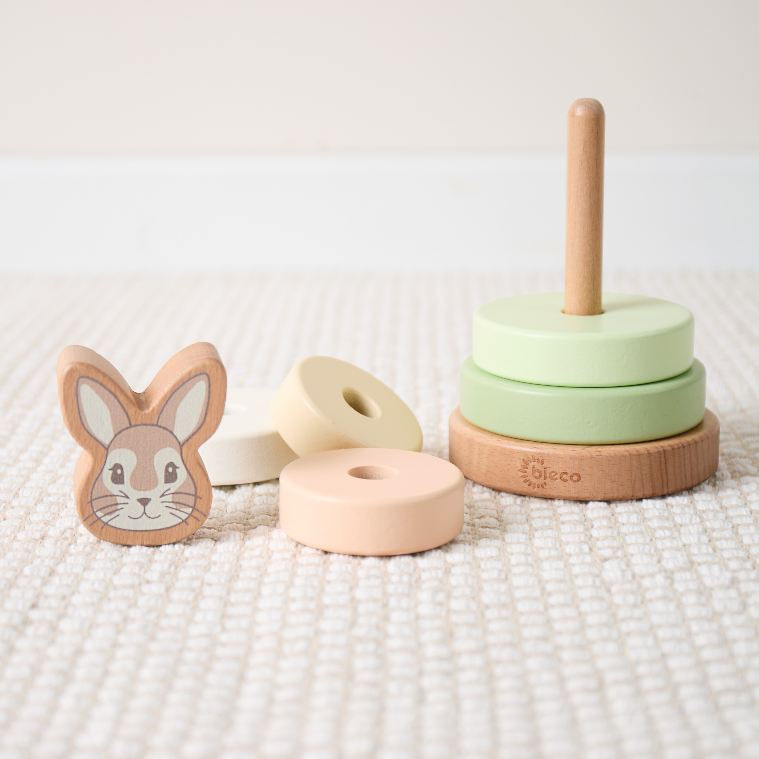 Bieco puidust ladumistorn – Jänes Fine