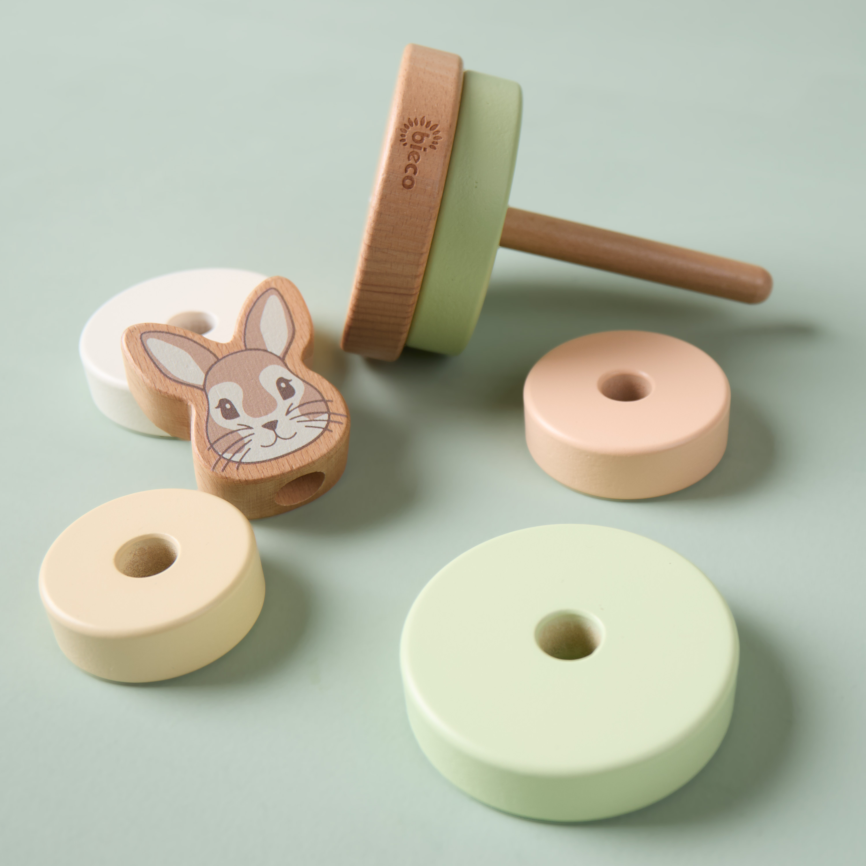 Bieco puidust ladumistorn – Jänes Fine