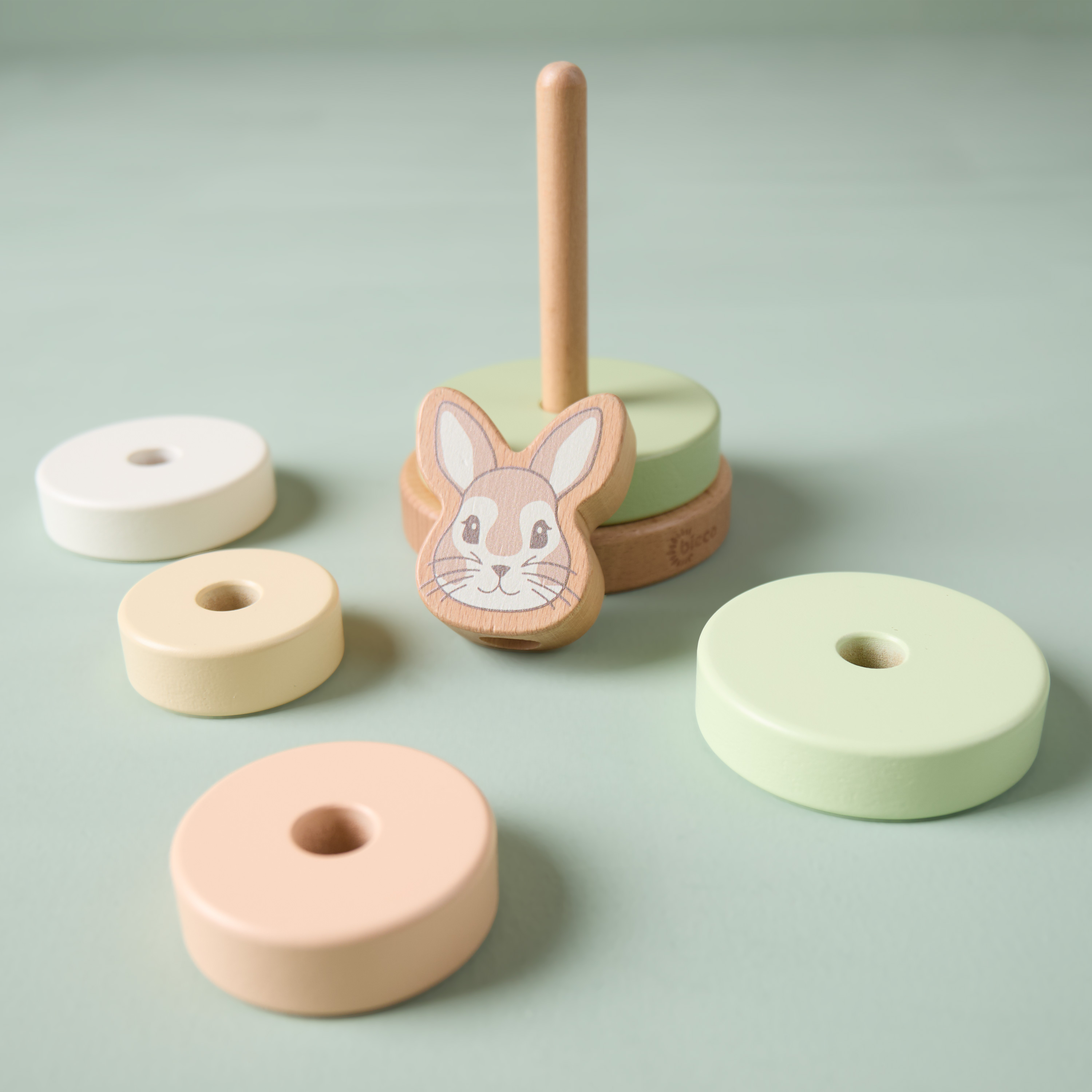 Bieco puidust ladumistorn – Jänes Fine