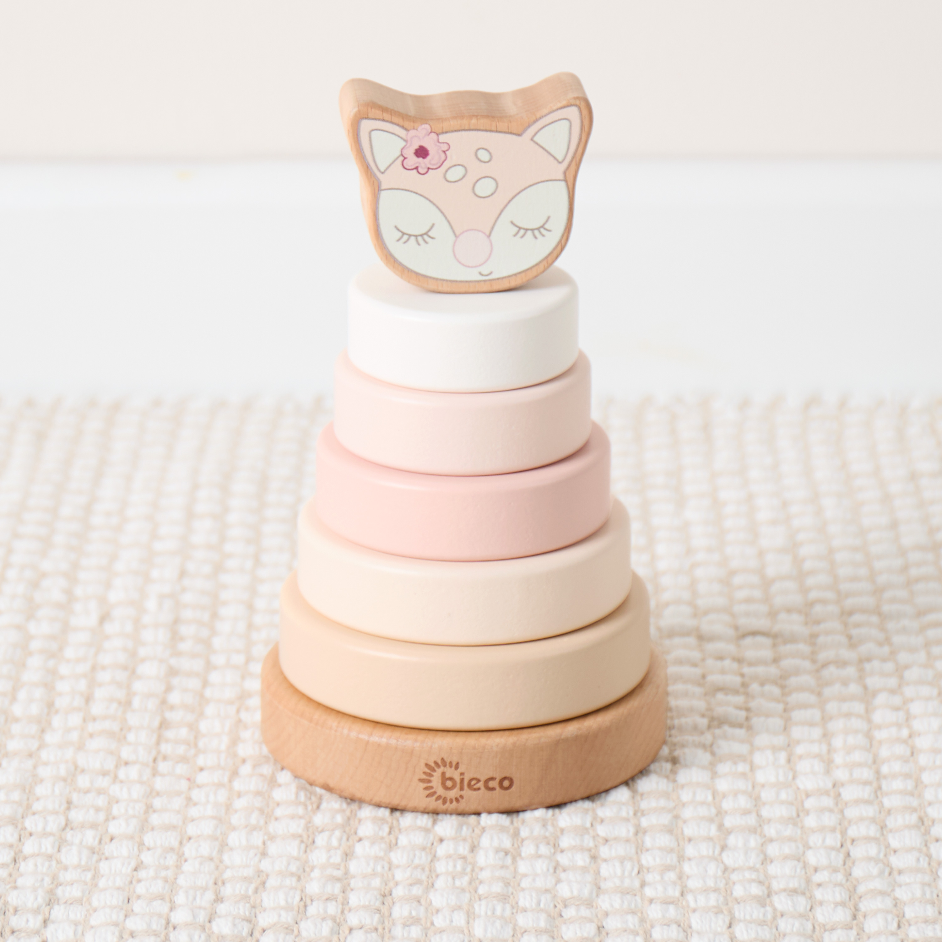 Bieco puidust ladumistorn – Hirv Ella