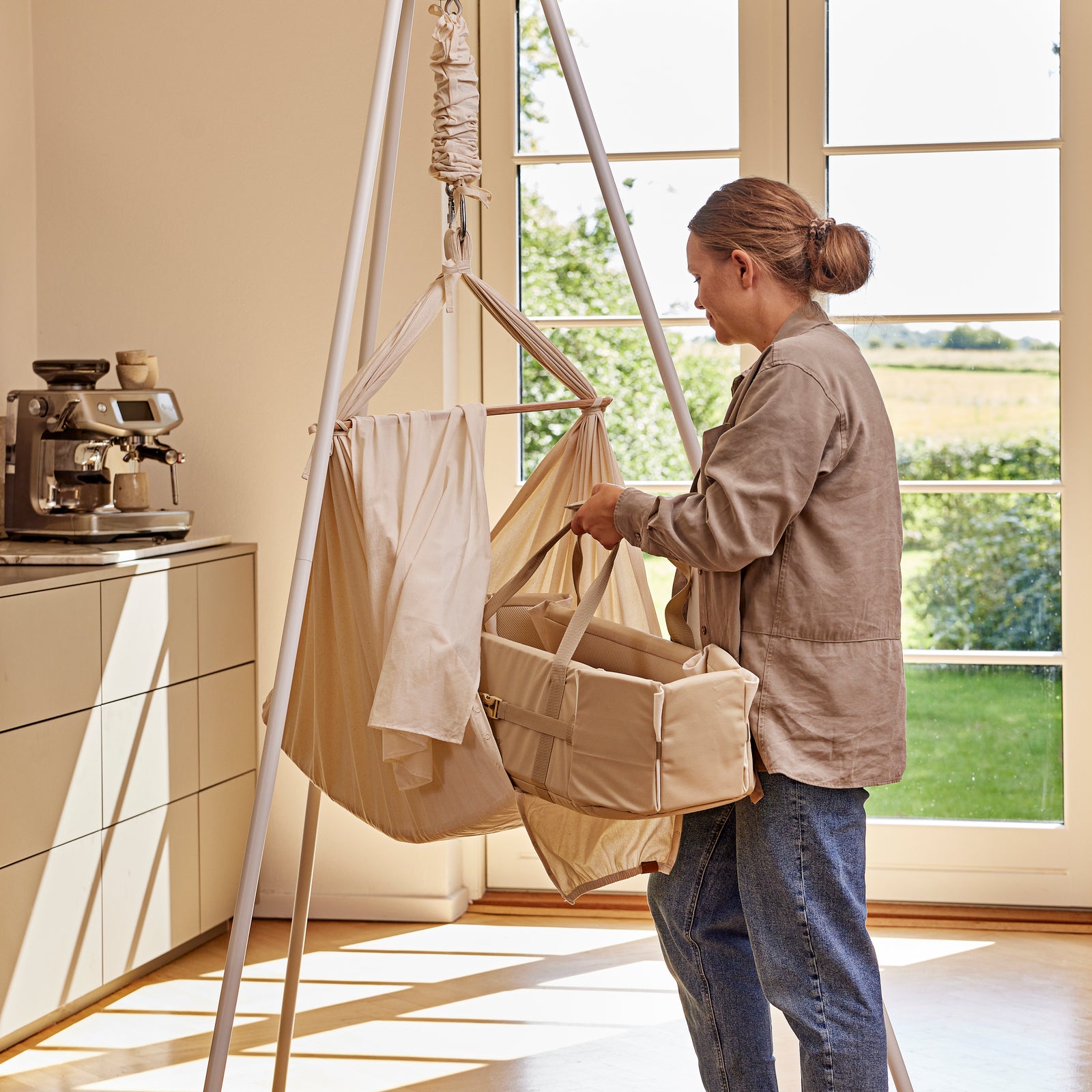 Membantu kaasaskantav beebipesa/kookon