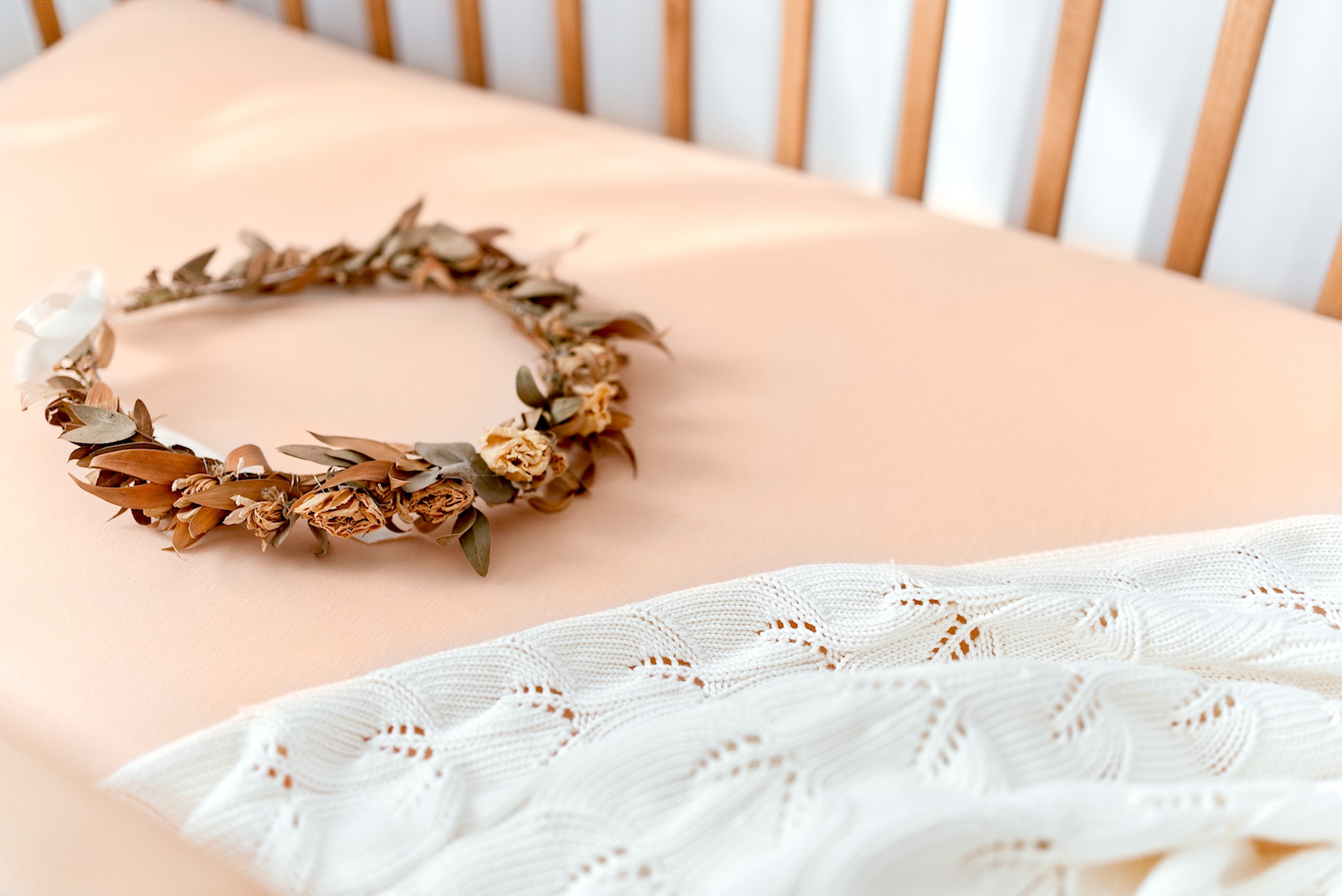 Kummiga voodilina, peach