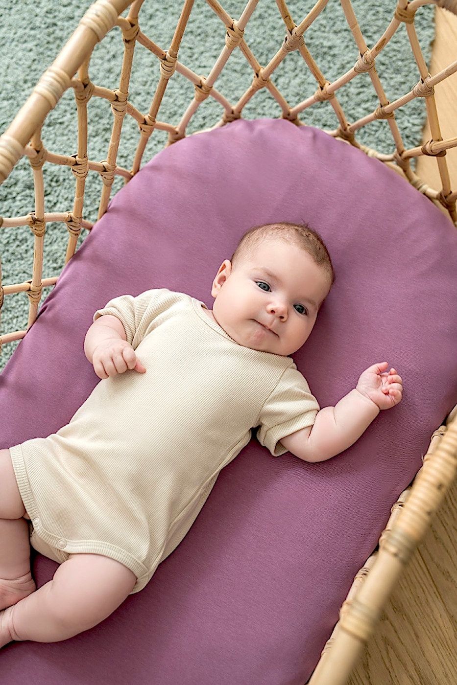 Kummiga voodilina, mauve