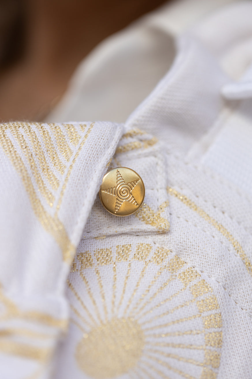 Kokadi TaiTai Gold treasure by Fiona Erdmann