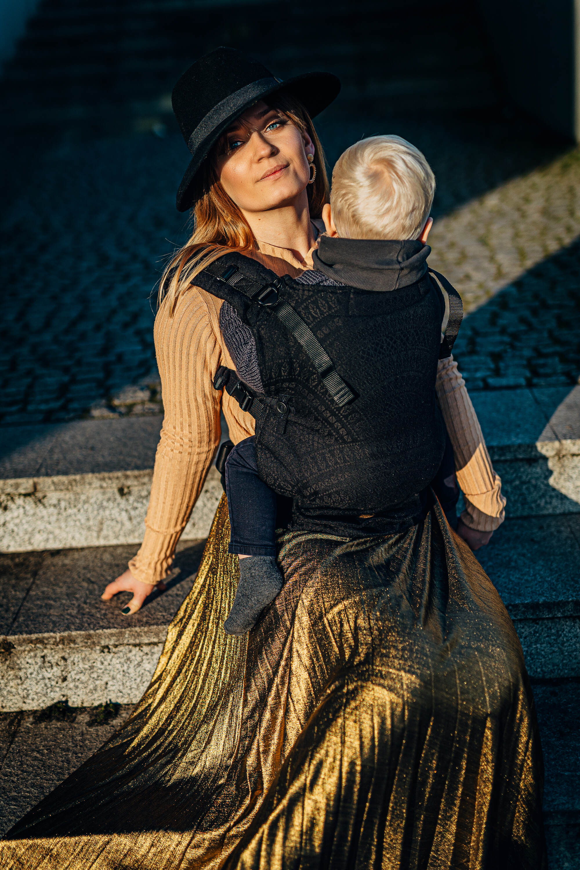 LennyUpGrade carrier Peacock's Tail - Pitch Black