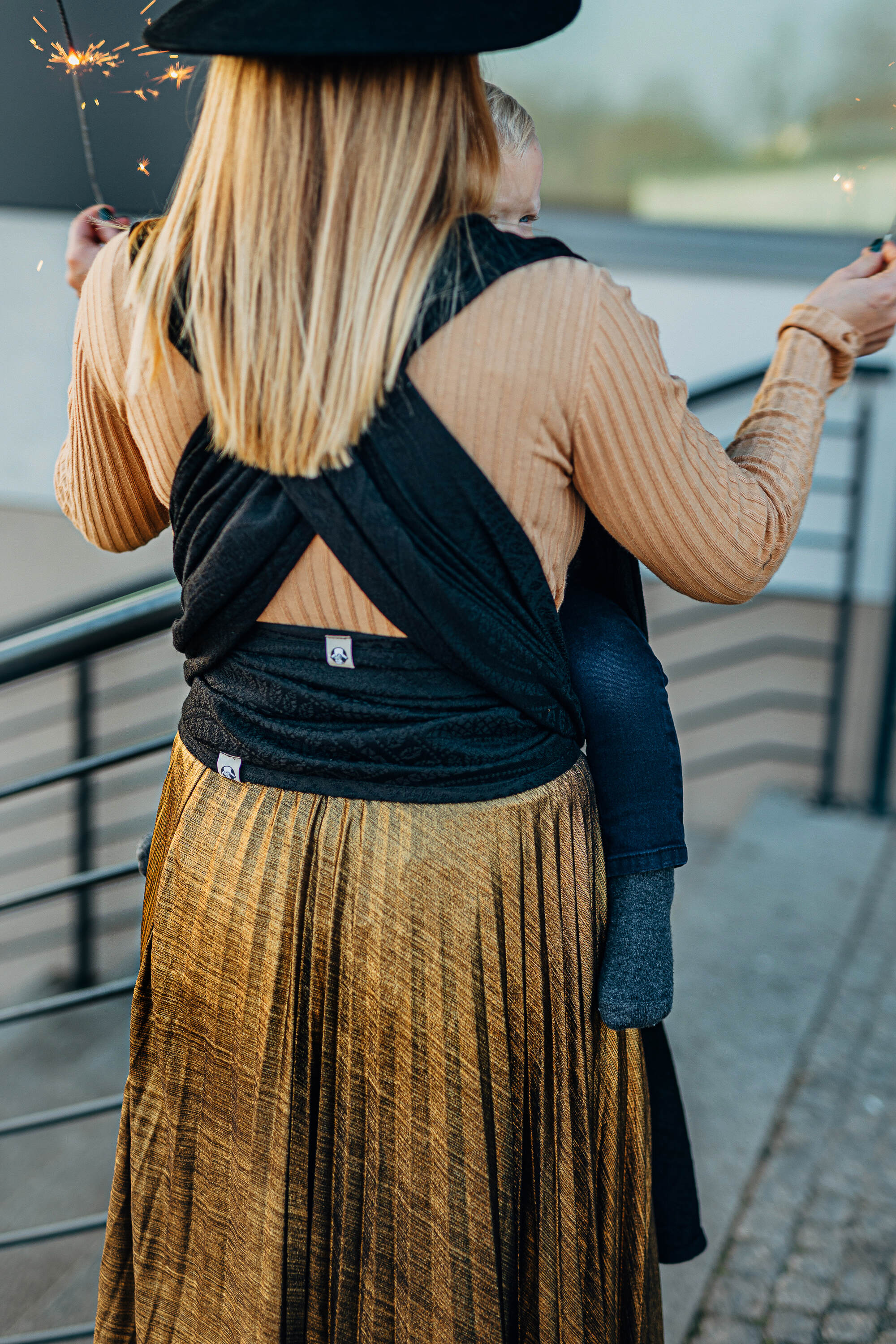 LennyLamb kandelina, Peacock's Tail -  Pitch Black