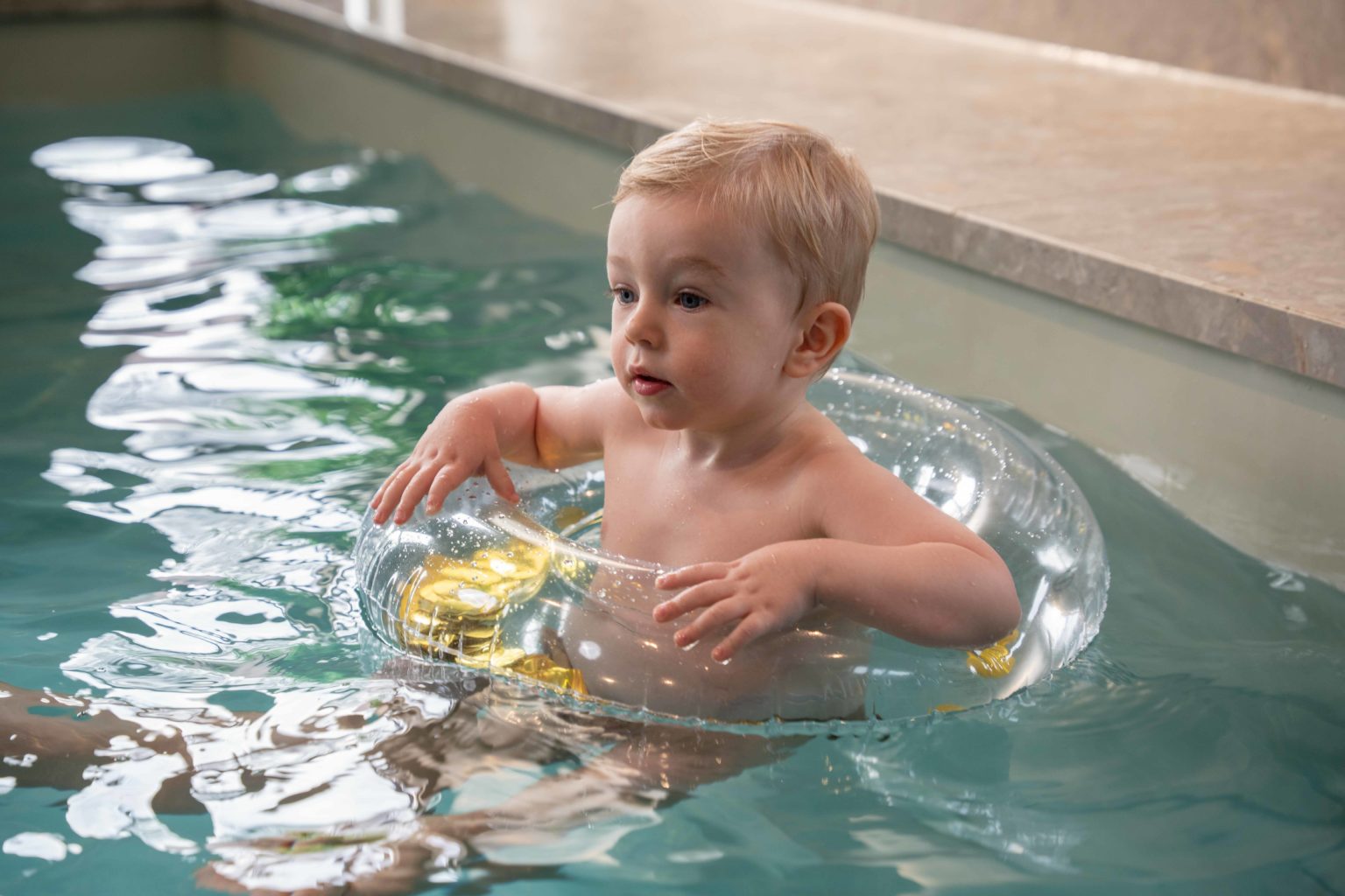 Ujumisrõngas Alfie - Gold Confetti