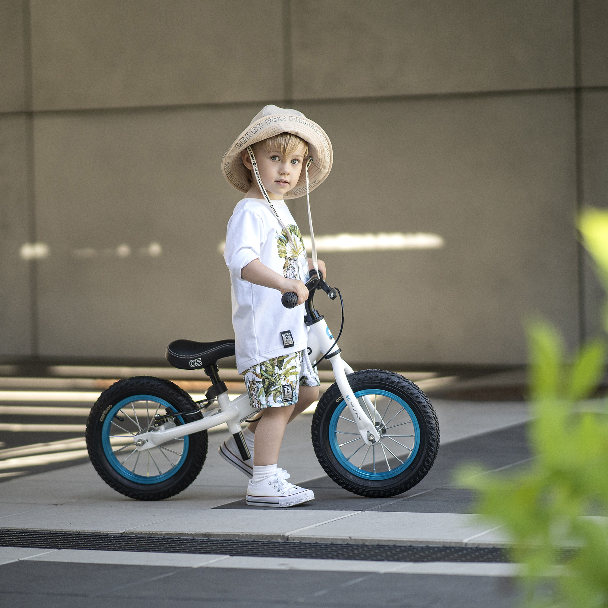 Cariboo ADVENTURE tasakaaluratas (värvivalik)