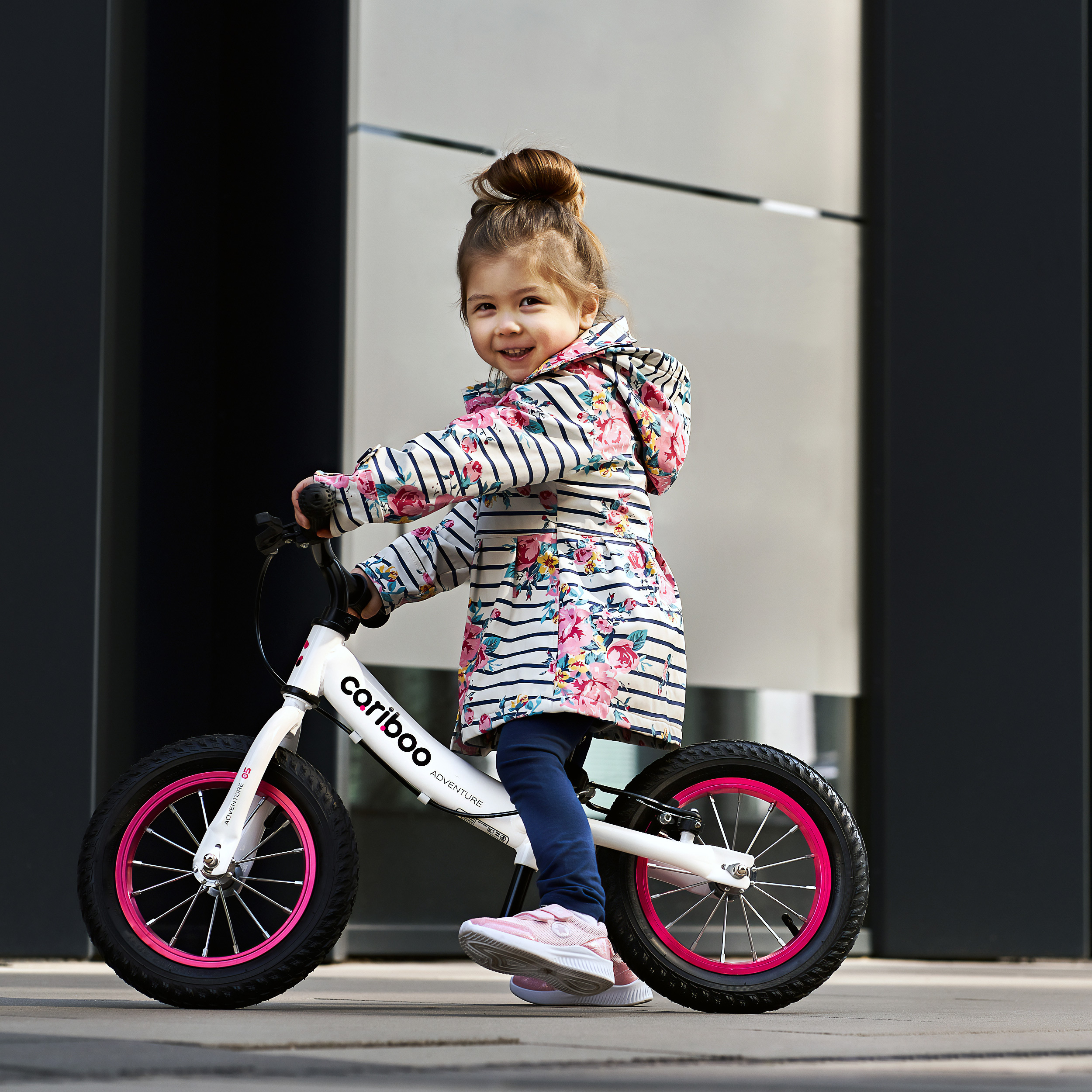 Cariboo ADVENTURE tasakaaluratas (värvivalik)