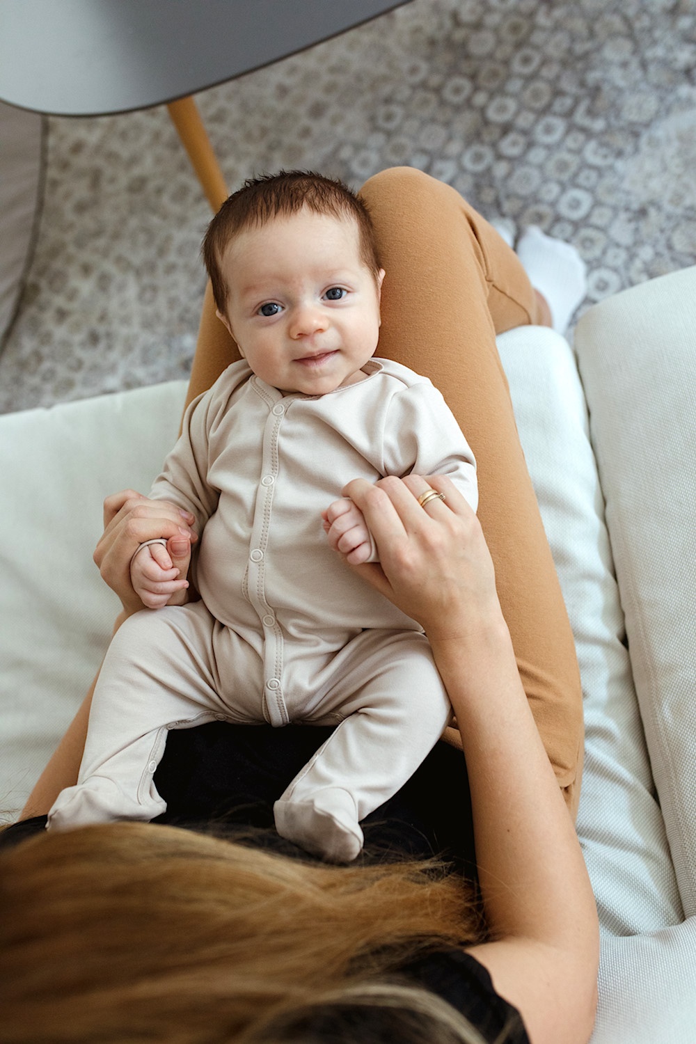 Poofi sleepsuit, Latte