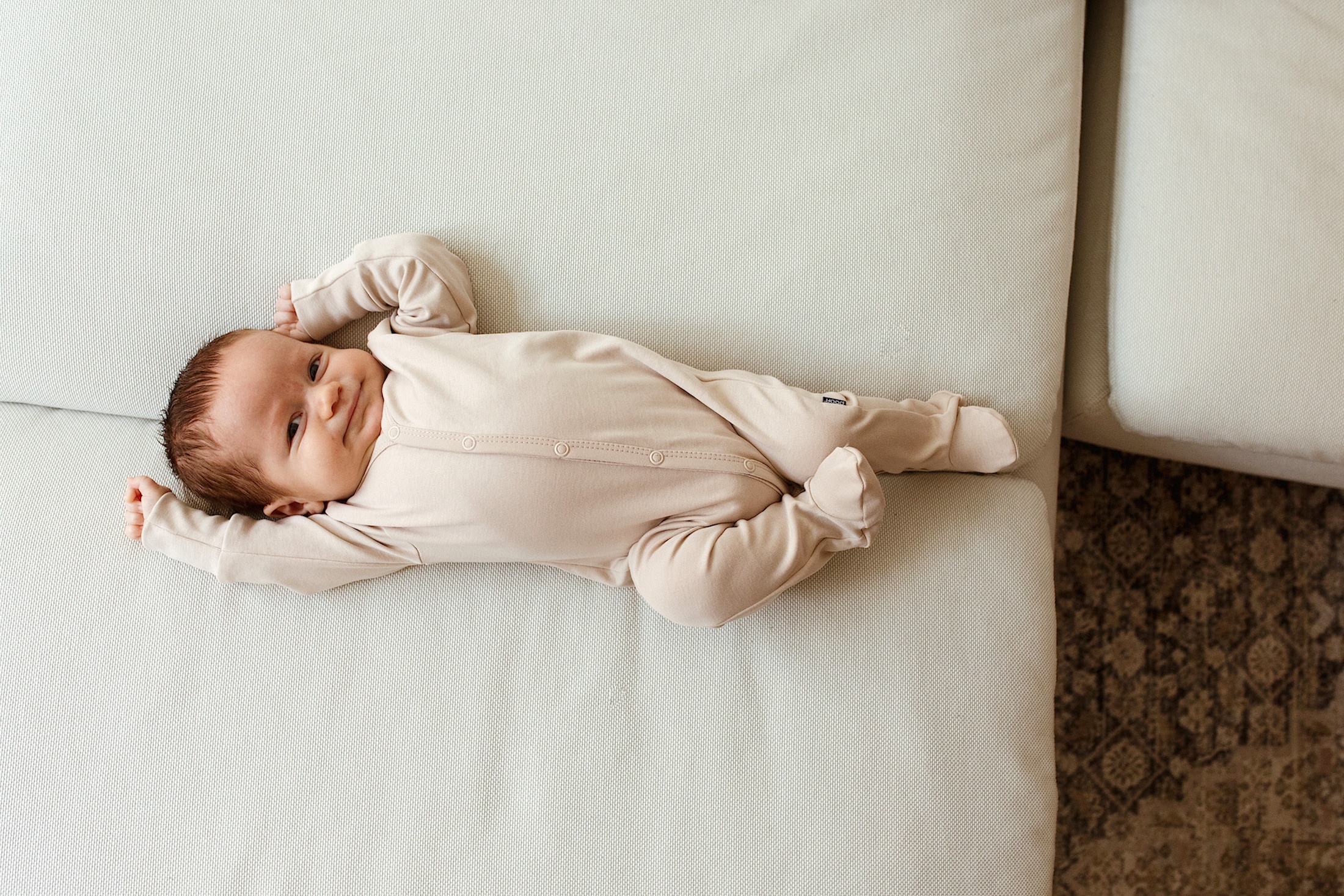 Poofi sleepsuit, Latte