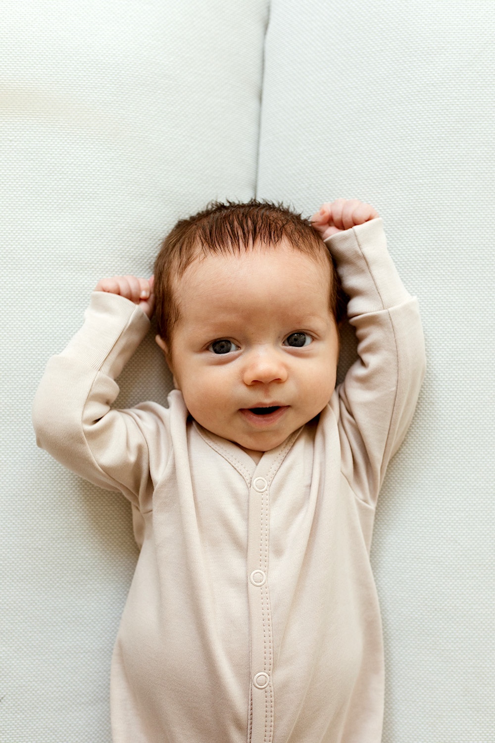 Poofi sleepsuit, Latte