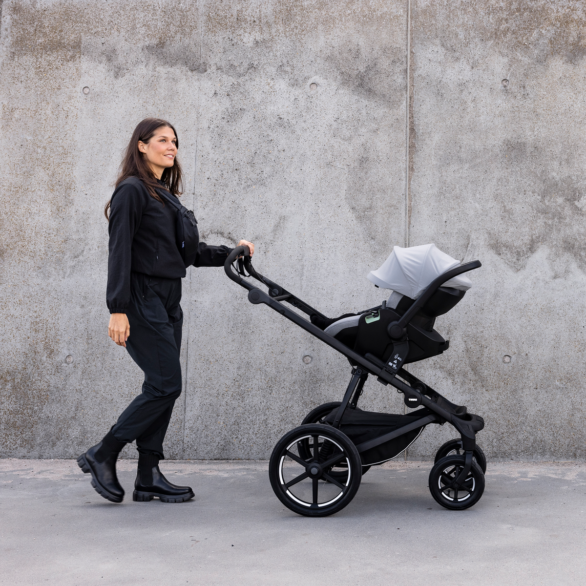 Thule Urban Glide 4-rattaline vankrikomplekt
