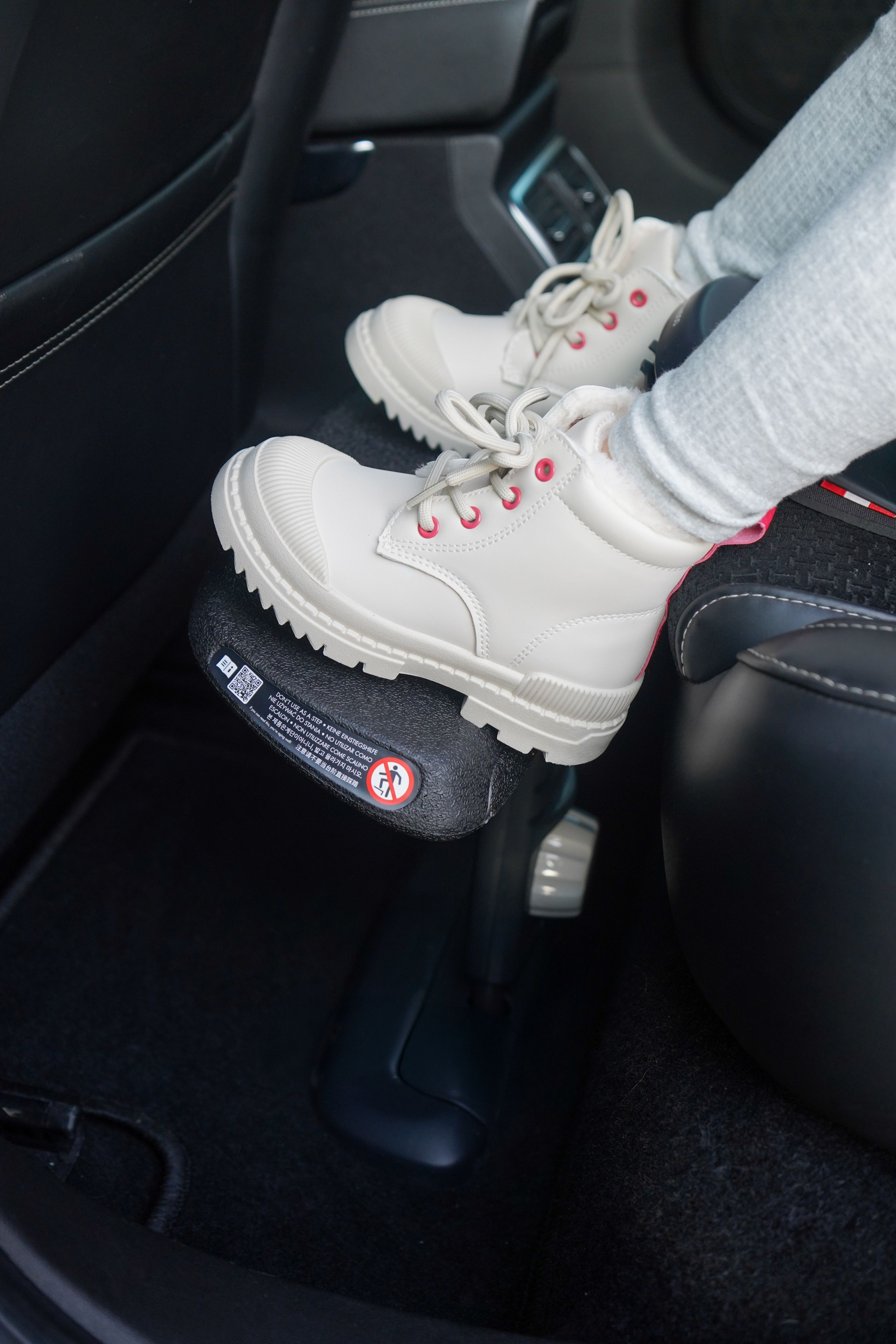 Swandoo universaalne jalatugi