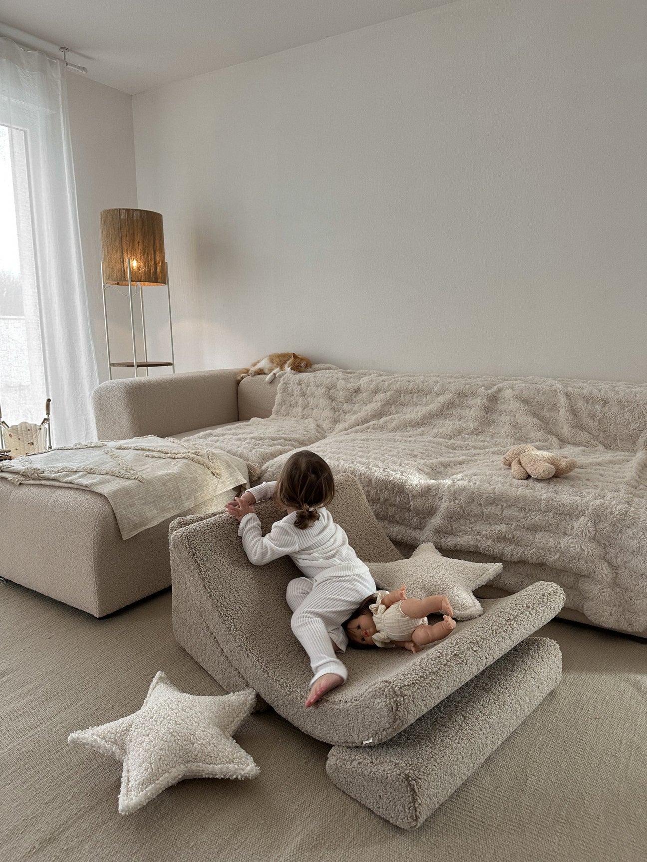 Laste lamamistool Moon (värvivalik)