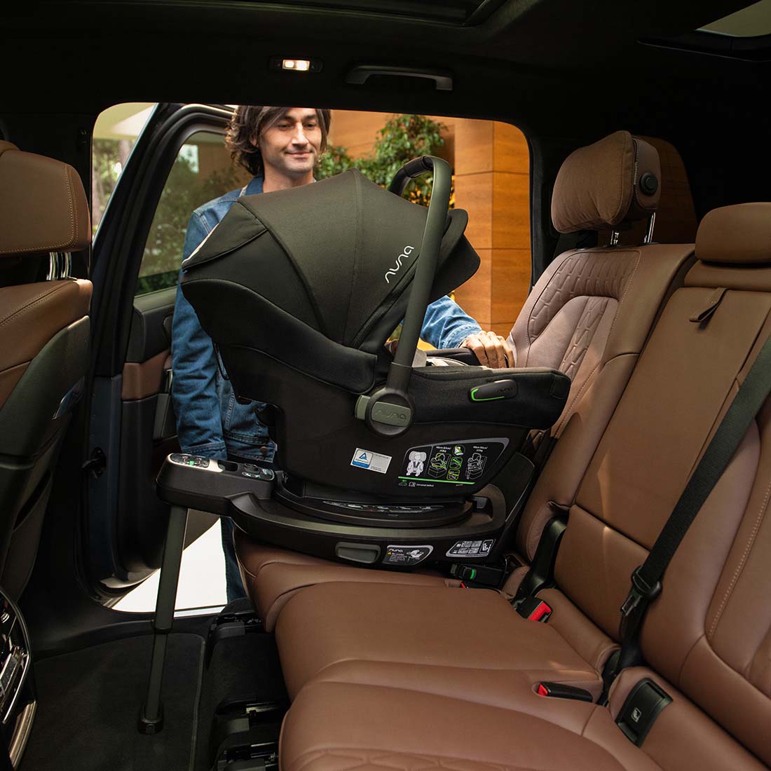 Nuna Base Curv isofix alus