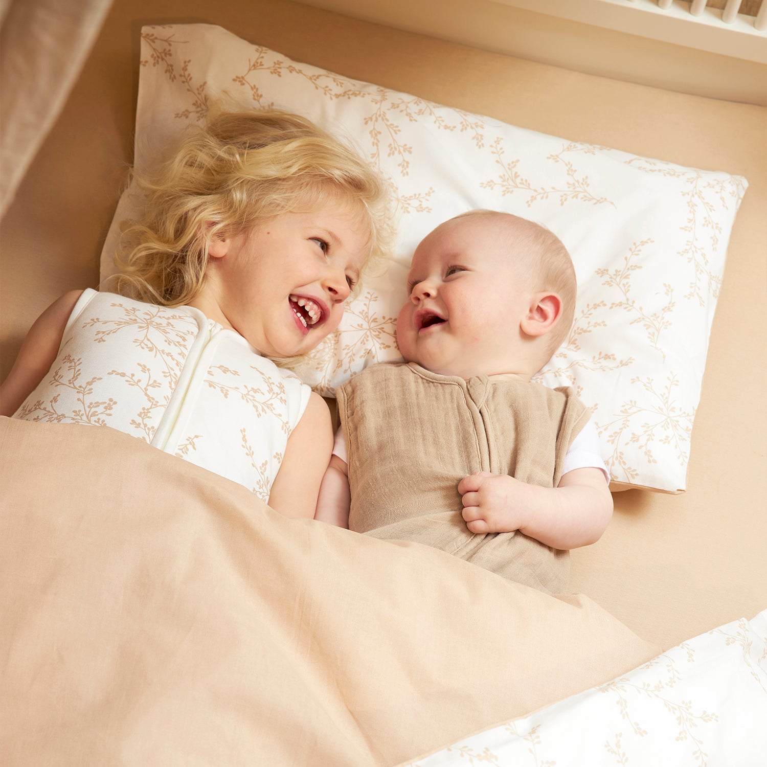 MUSLIINIST MAGAMISKOTT 0.5 TOG - SAND