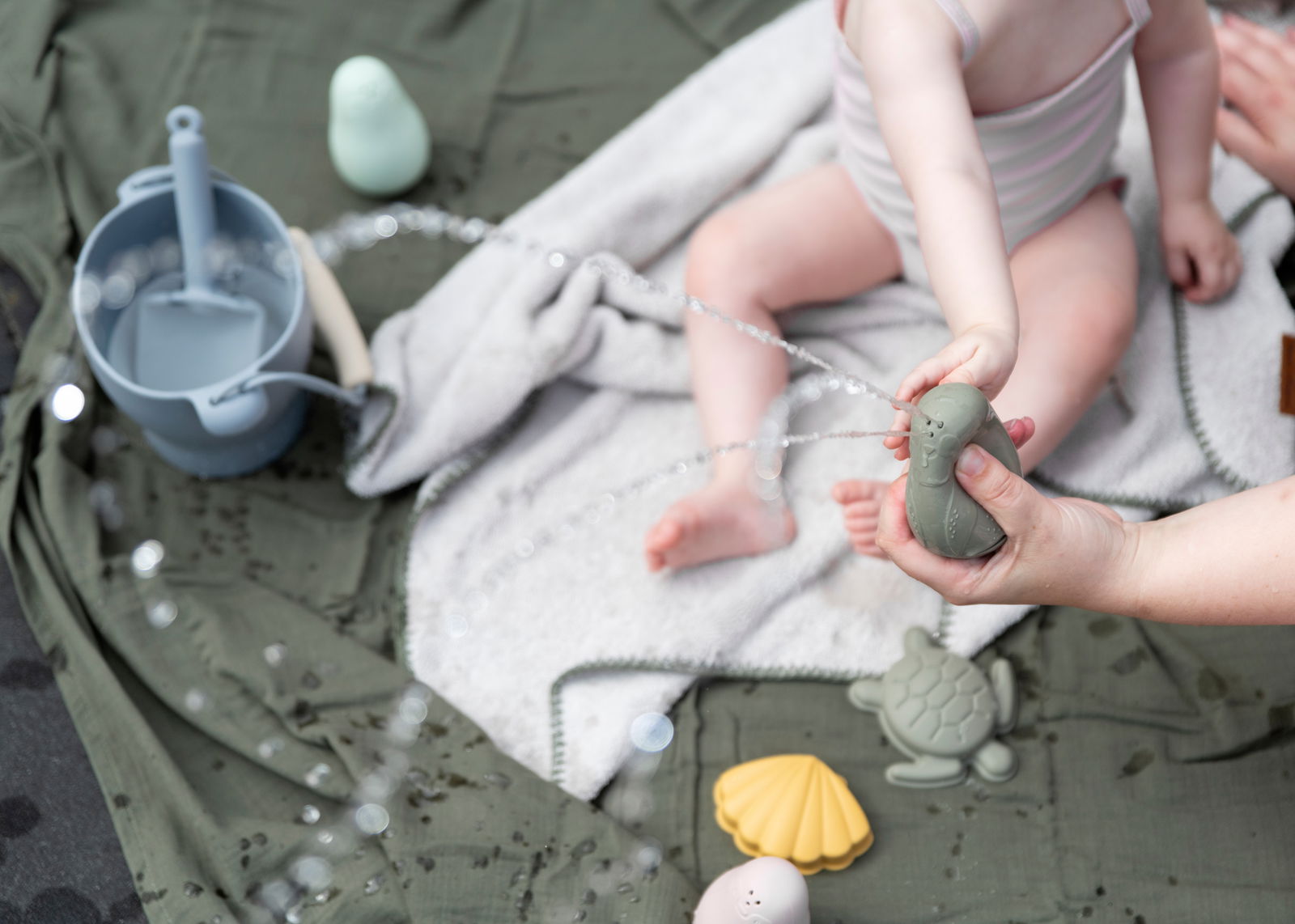 Waterspray figure penguin, 2pc