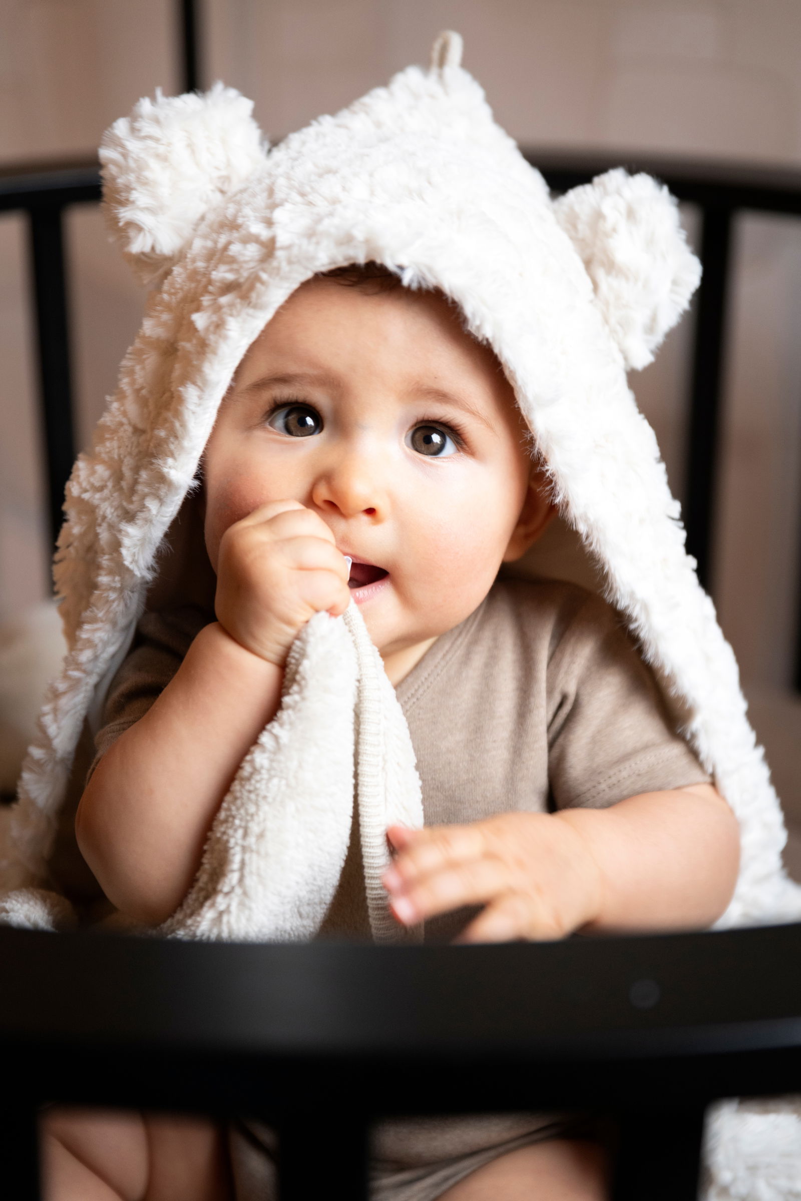 Kapuutsiga tekk kõrvadega Snow Woolwhite 