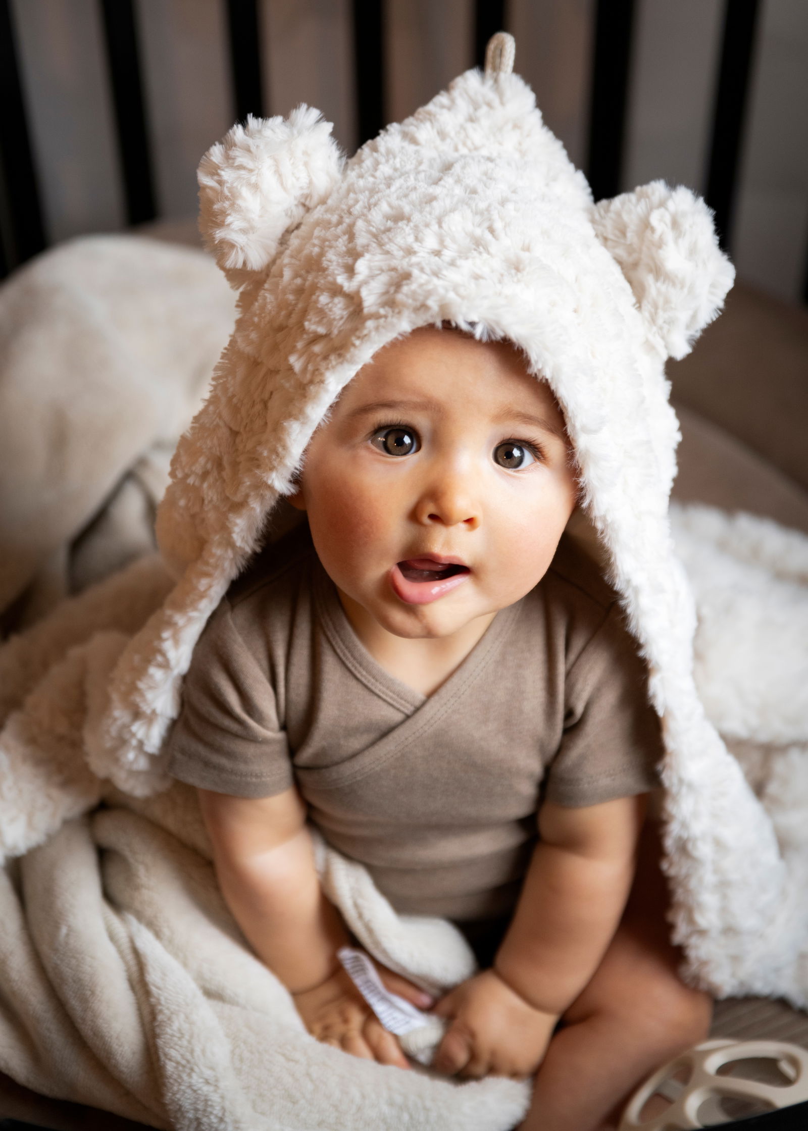 Kapuutsiga tekk kõrvadega Snow Woolwhite 