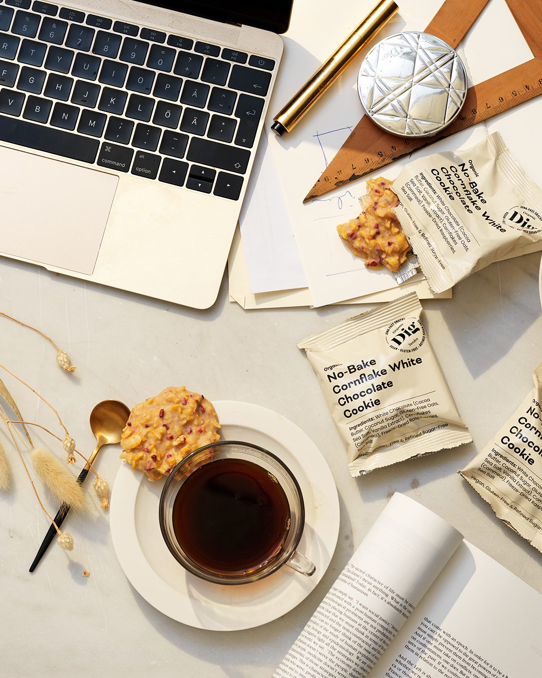 DIG No-Bake Cornflake White Chocolate Cookie 30g