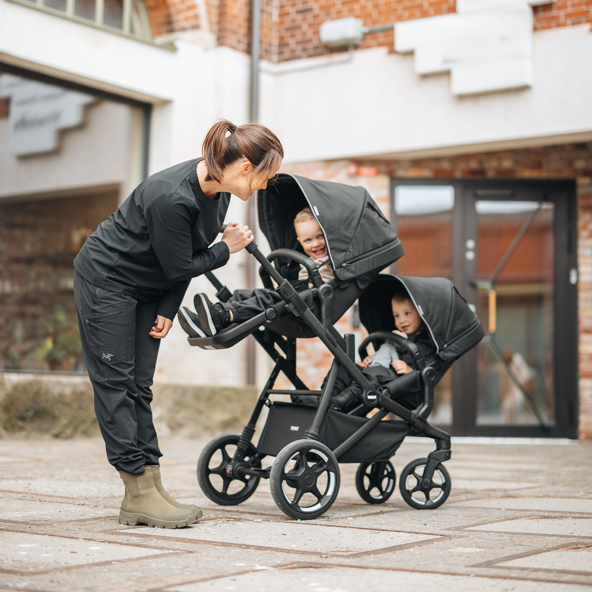 Thule Sleek 2 sibling seat