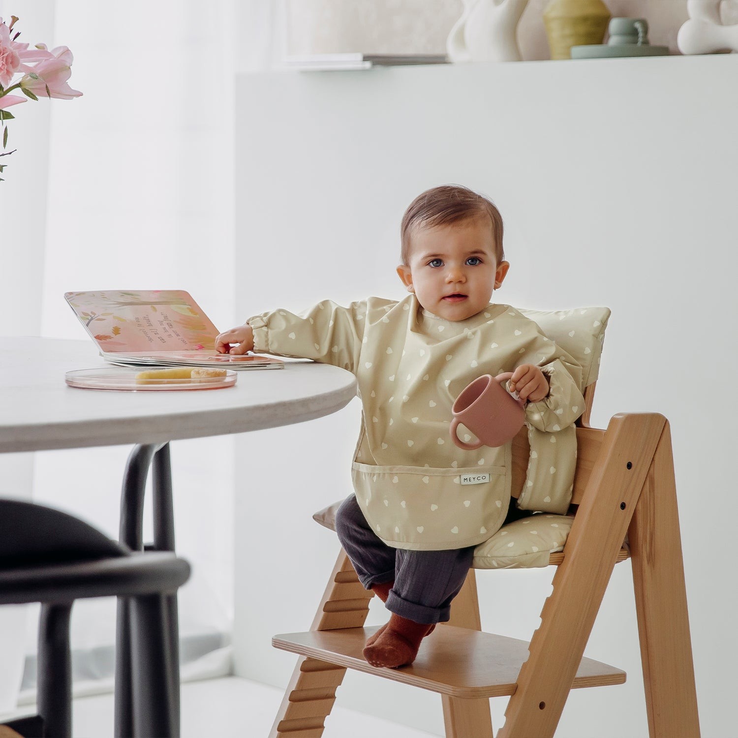 BIB WITH SLEEVES SWEET HEART - SAND