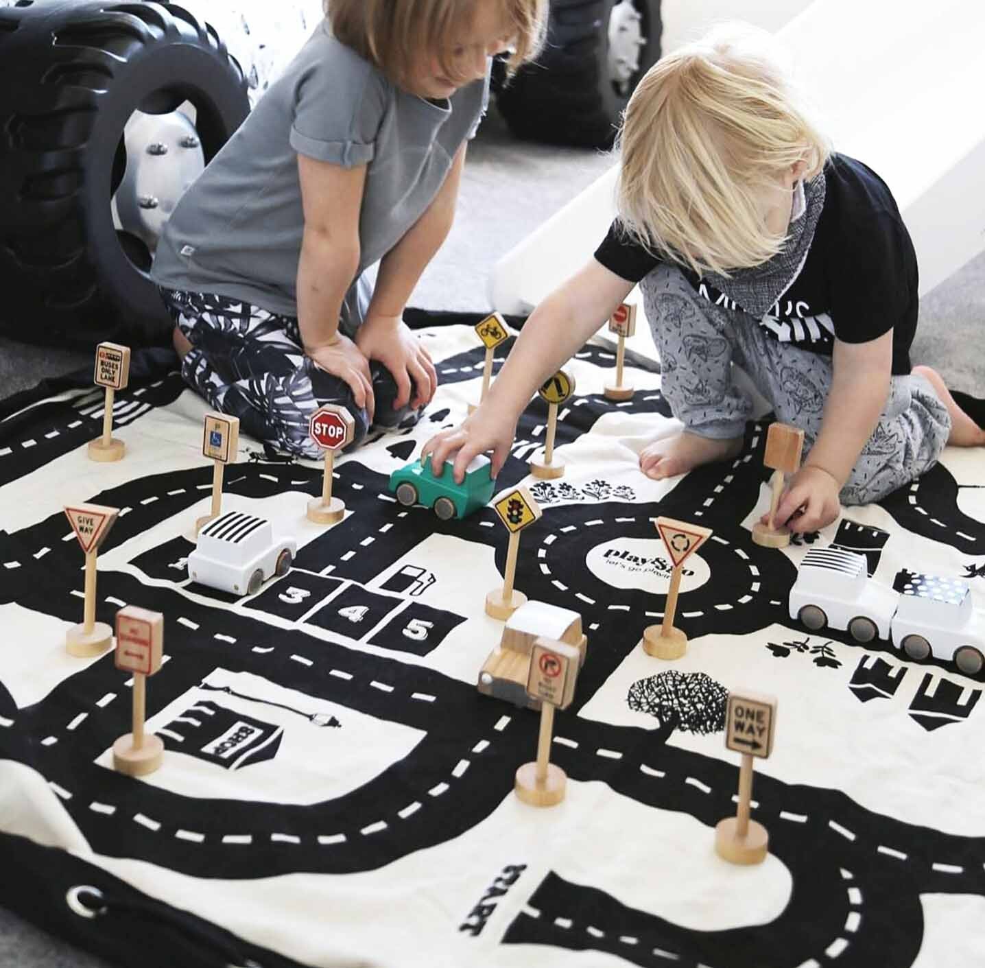 Play&Go mänguasjade hoiukott/tegelusmatt Noomad (kaks printi)