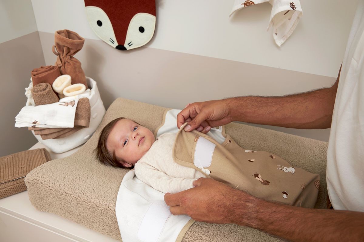 SWADDLE FOREST ANIMALS - 0-3 MONTHS
