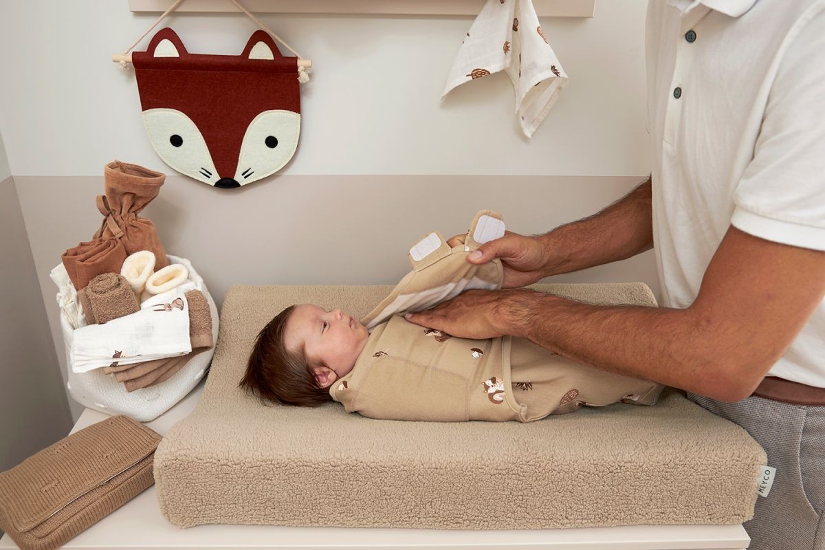 SWADDLE FOREST ANIMALS - 0-3 MONTHS