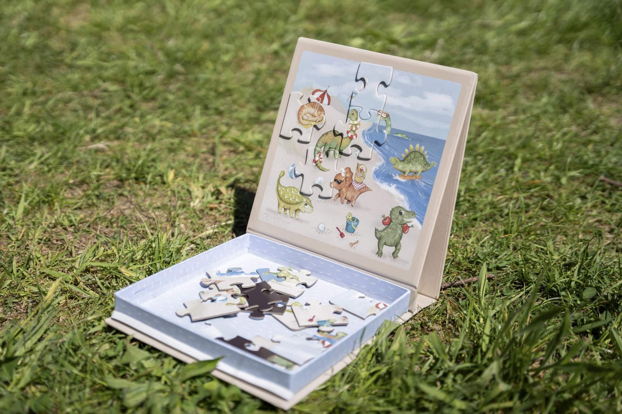 Magnetic game - Dino Beach puzzle