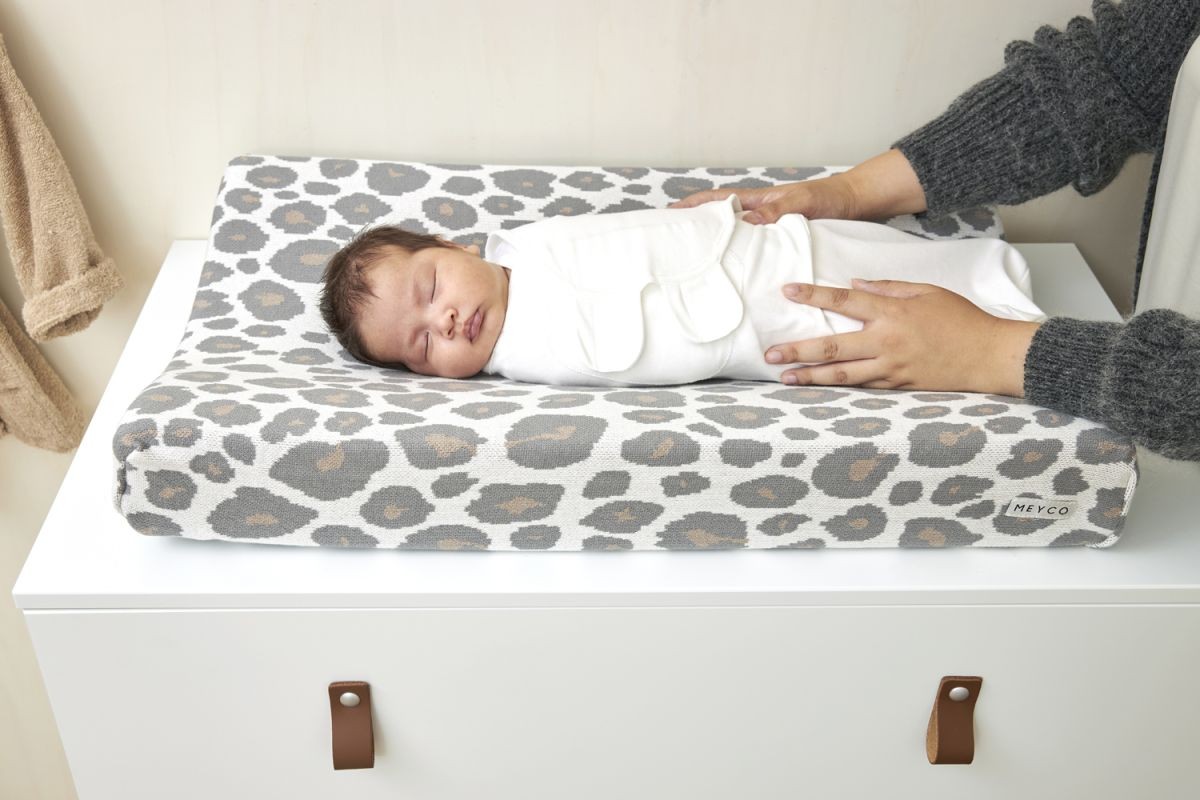 SWADDLE WHITE - 0-3 MONTHS