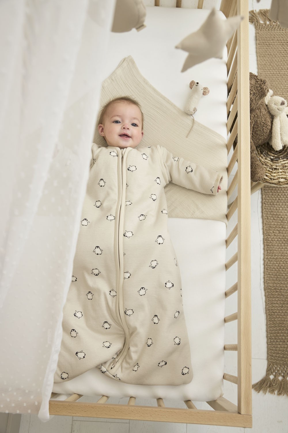 BABY SLEEPING BAG WITH DETACHABLE SLEEVES PENGUIN - SOFT SAND