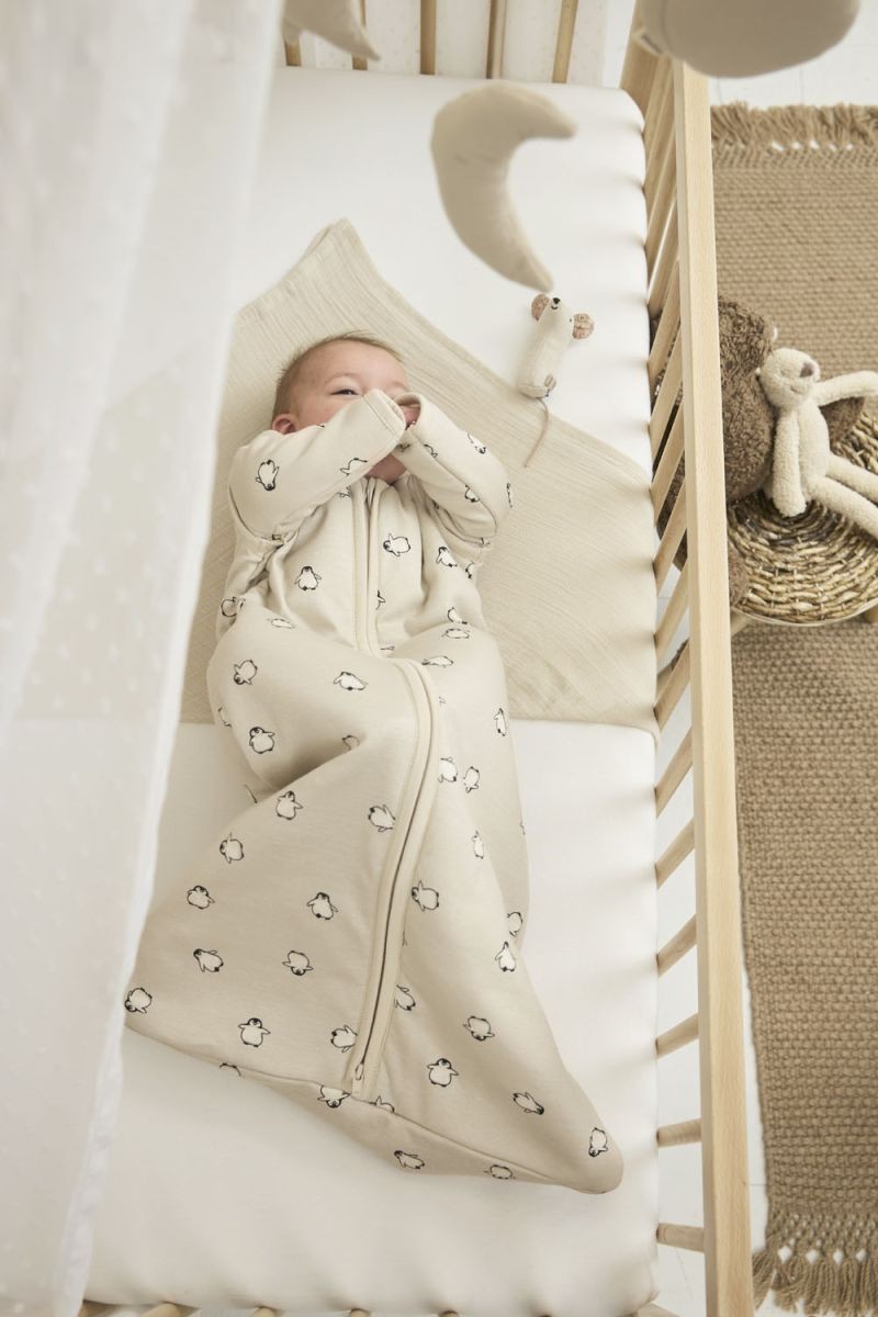 BABY SLEEPING BAG WITH DETACHABLE SLEEVES PENGUIN - SOFT SAND