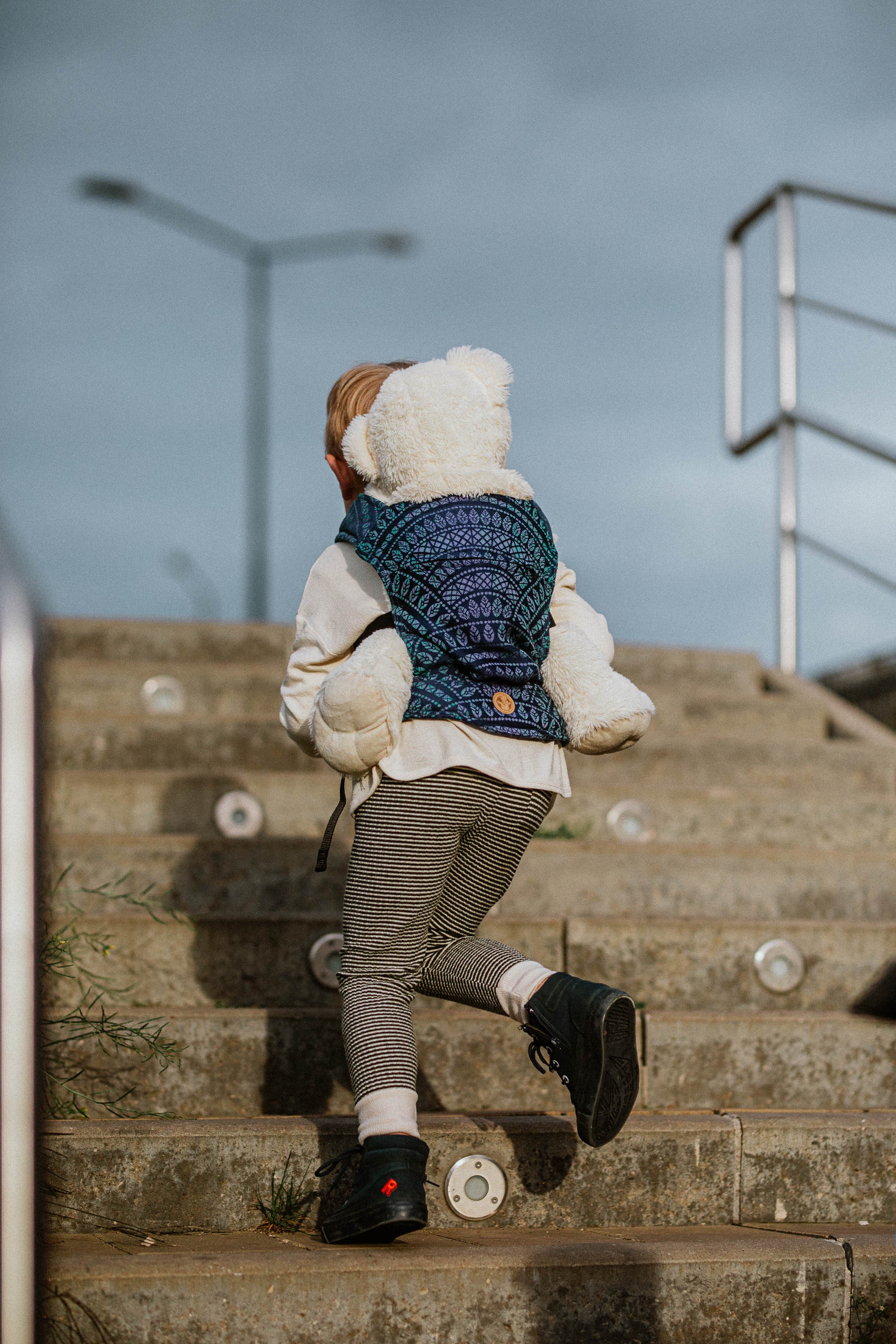 LennyLamb Doll Carrier, Peacock’s Tail - Provance