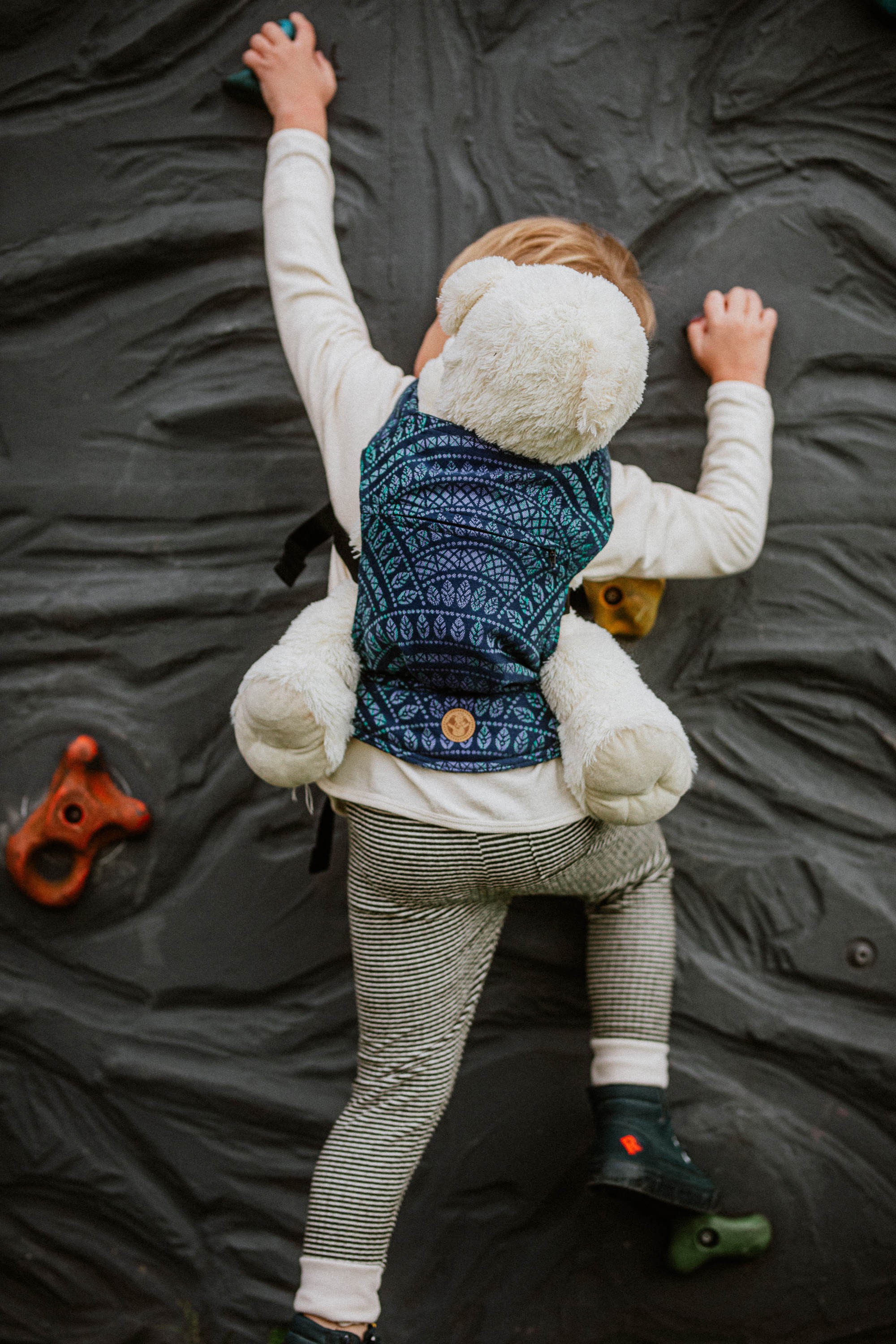 LennyLamb Doll Carrier, Peacock’s Tail - Provance