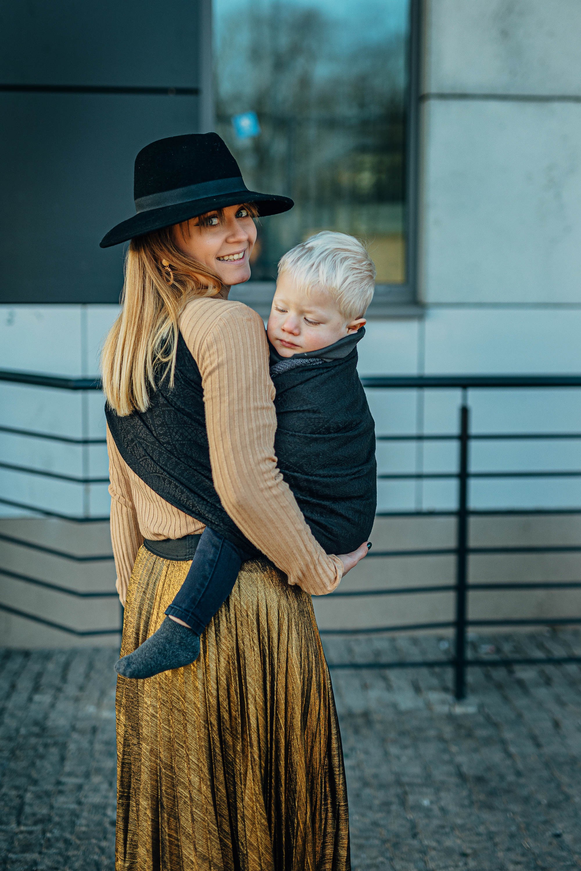 LennyLamb Ring Sling Peacock's Tail - Pitch Black