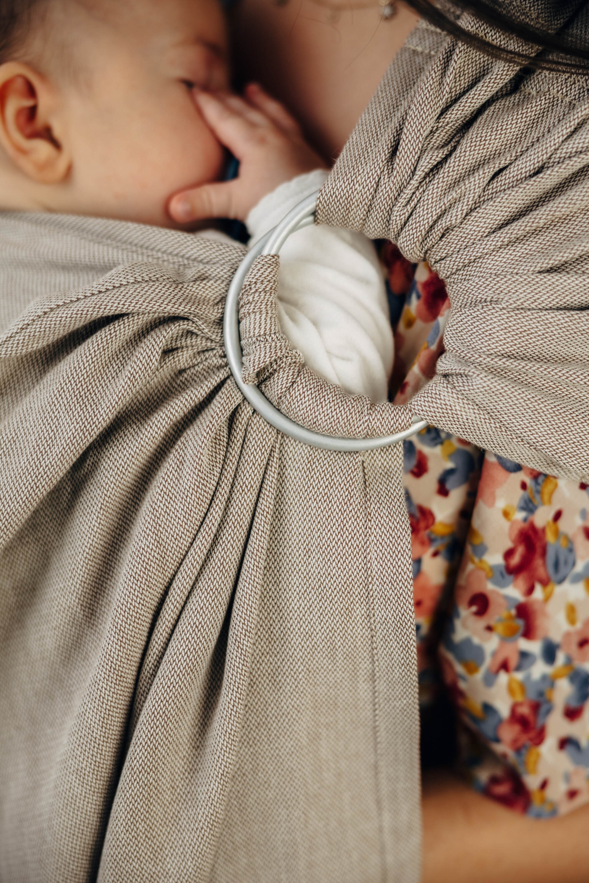 LennyLamb Ring Sling Peanut Butter