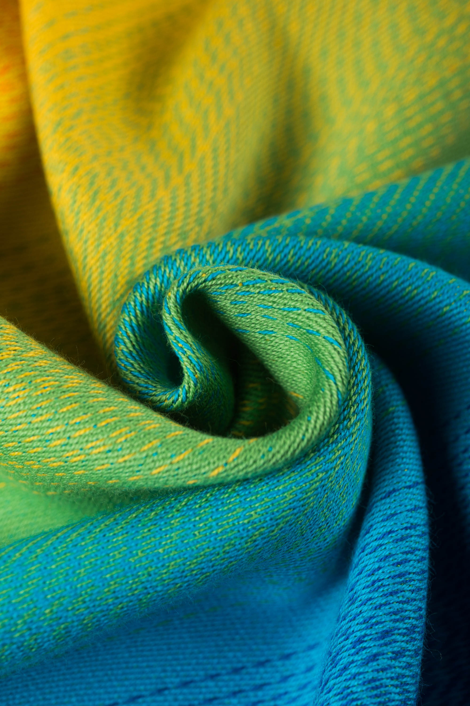 LennyLamb Ring Sling Rainbow Baby
