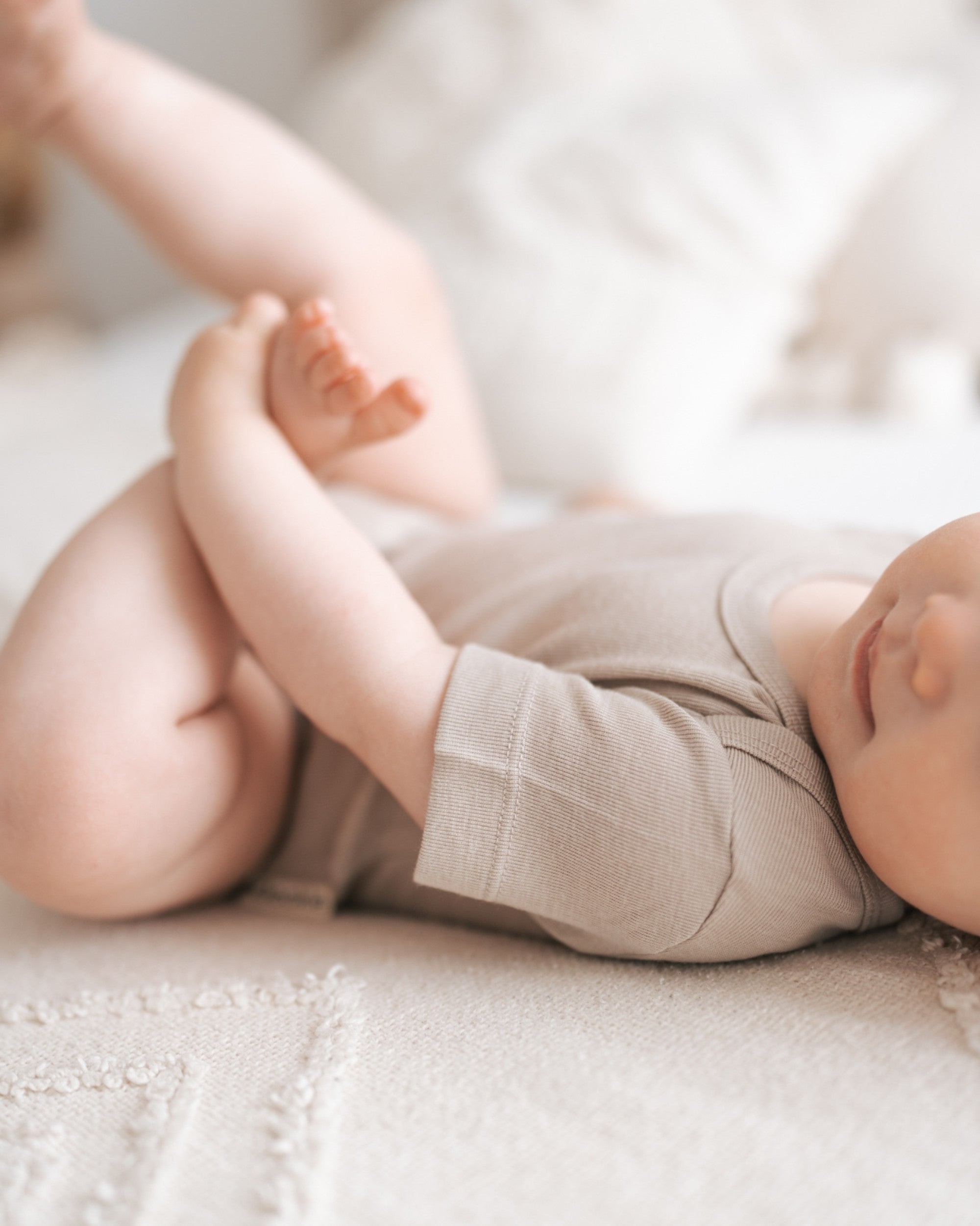 Wool-Silk Short Sleeve Bodysuit – Clay