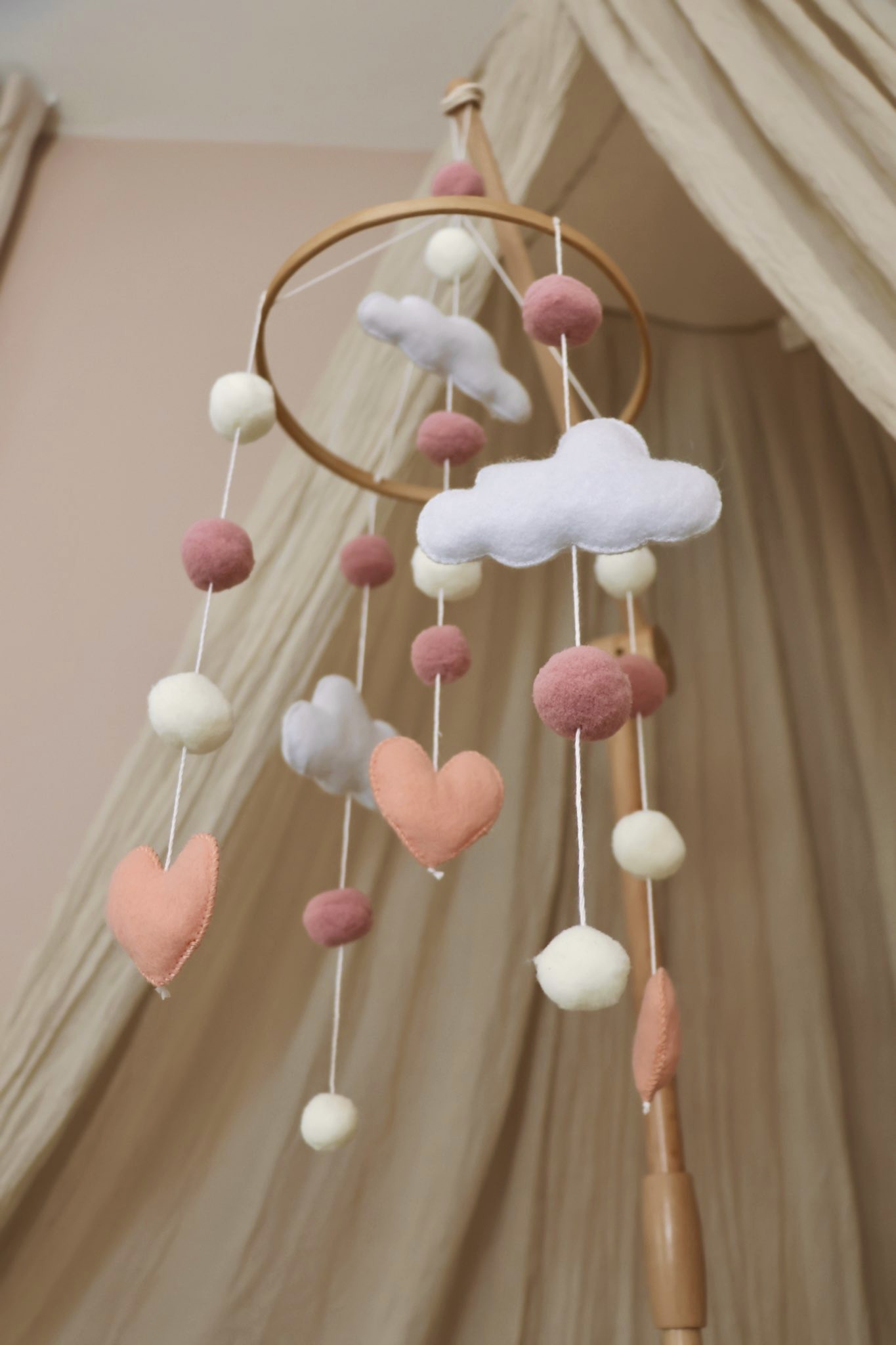 Little Loua voodikarussell Little Hearts