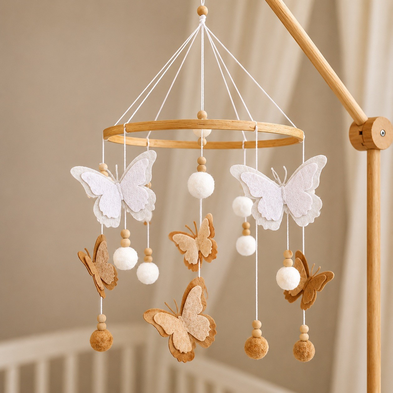 Little Loua voodikarussell Butterfly