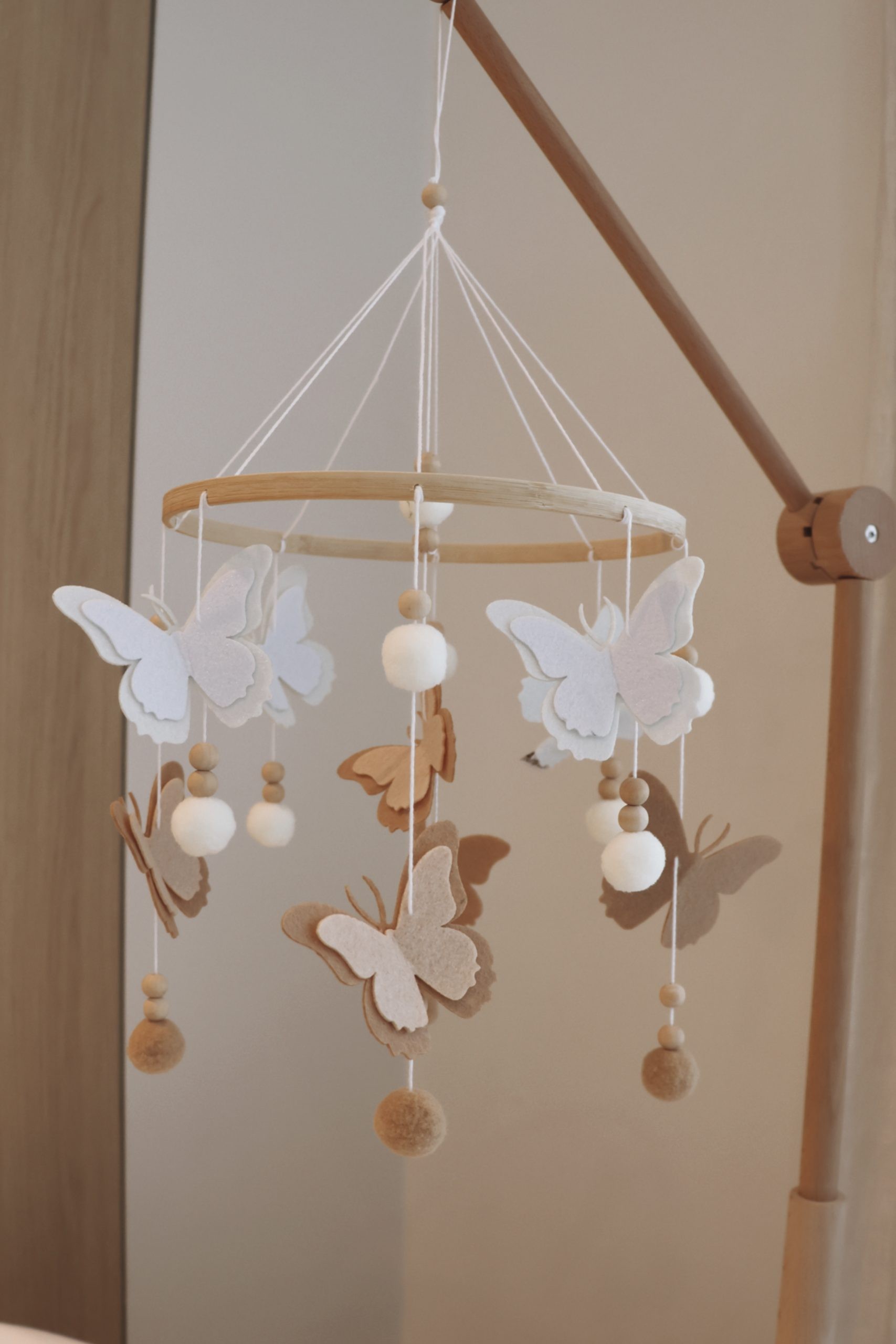 Little Loua voodikarussell Butterfly