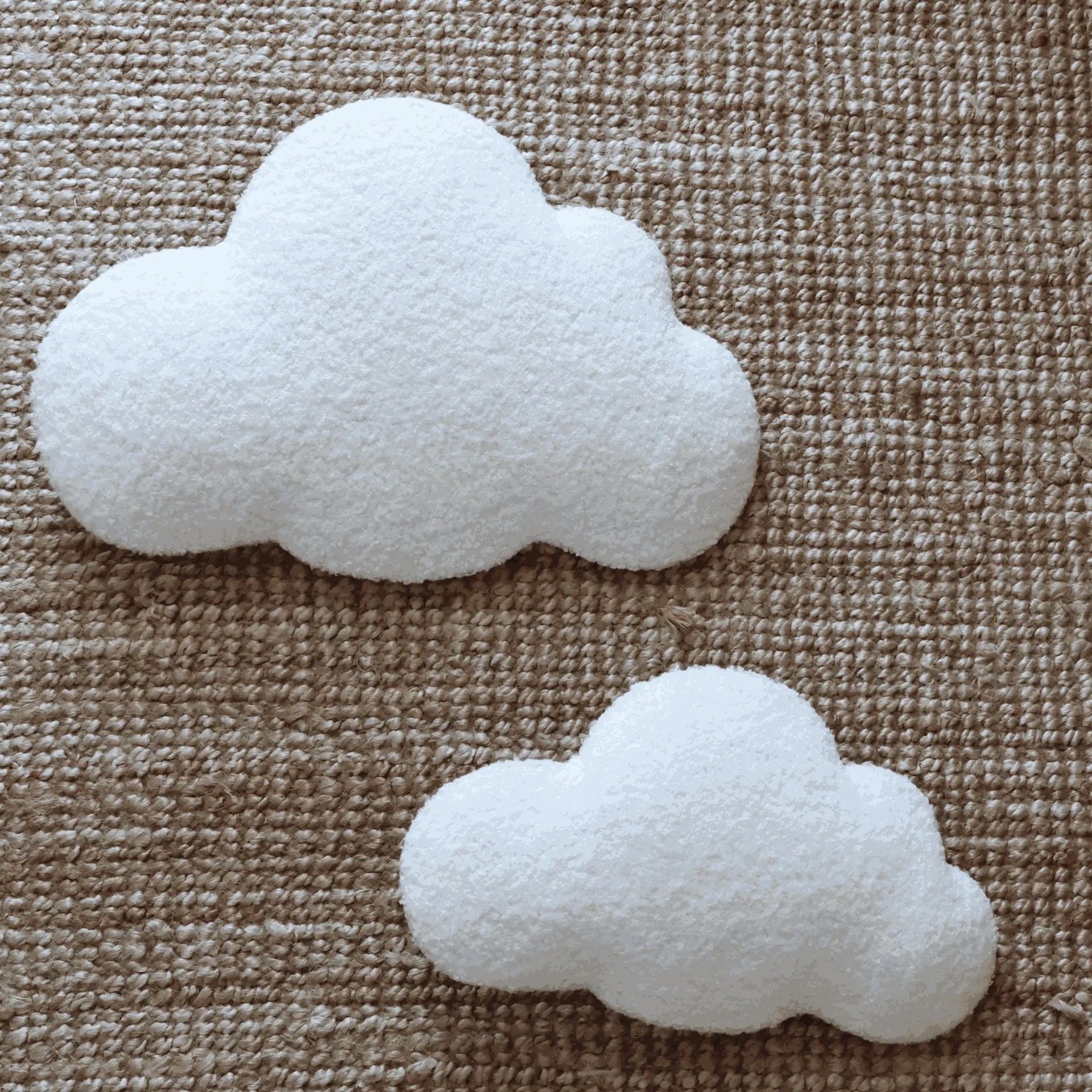 Little Loua seinakaunistus Cloud