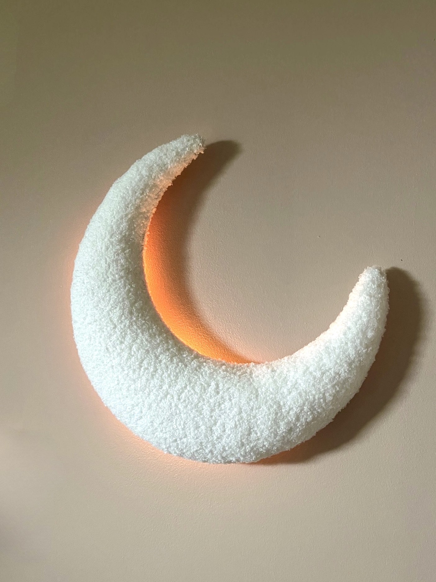 Little Loua seinavalgusti Moon