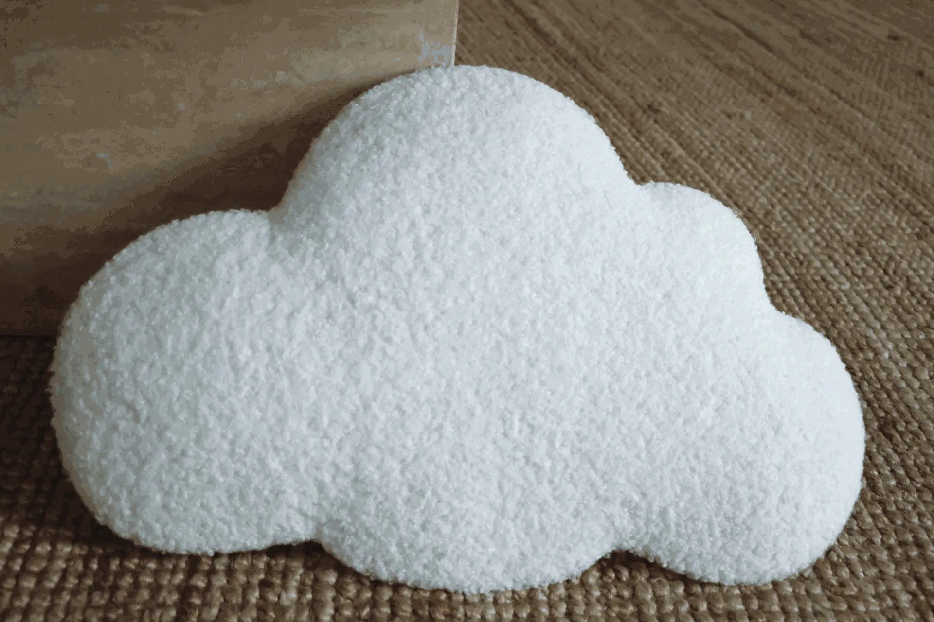 Little Loua seinavalgusti Cloud
